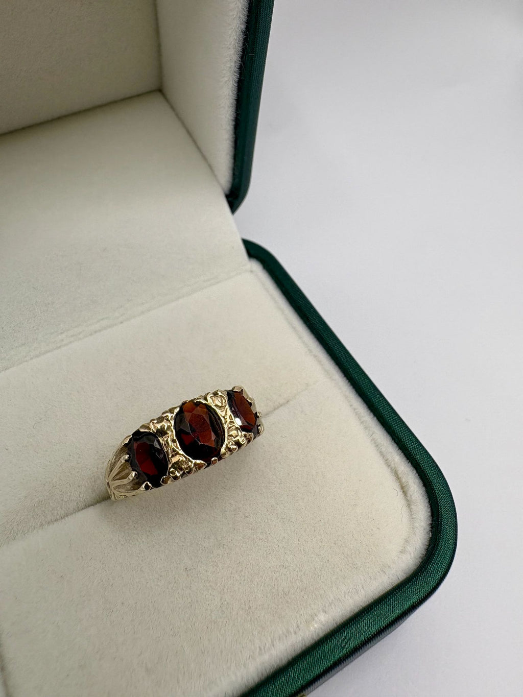9ct gold garnet trilogy ring