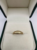 9ct gold croissant style ring