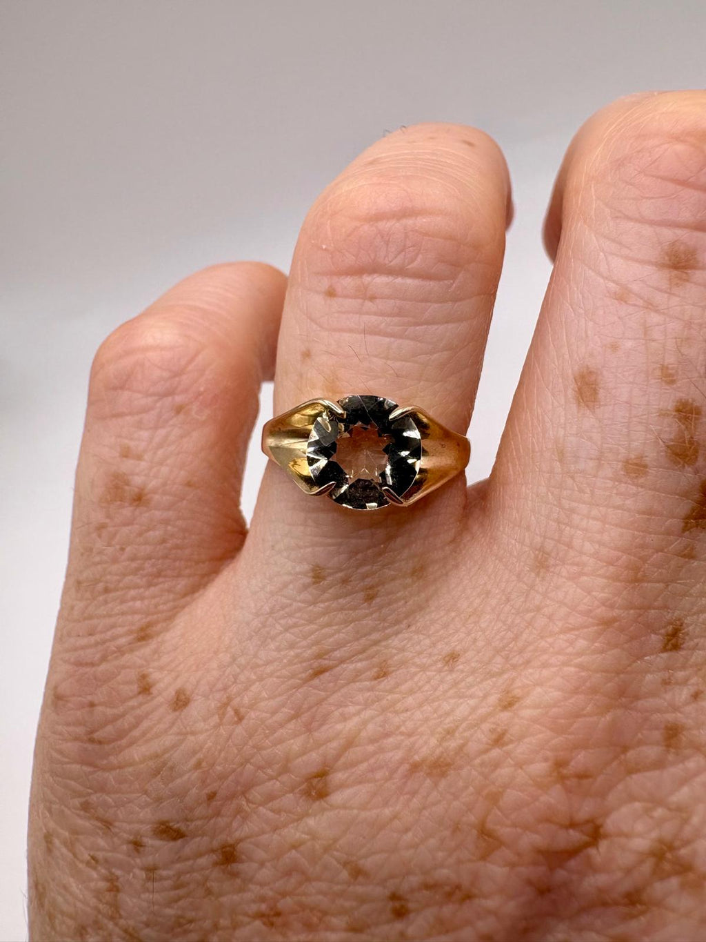 9ct gold citrine ring