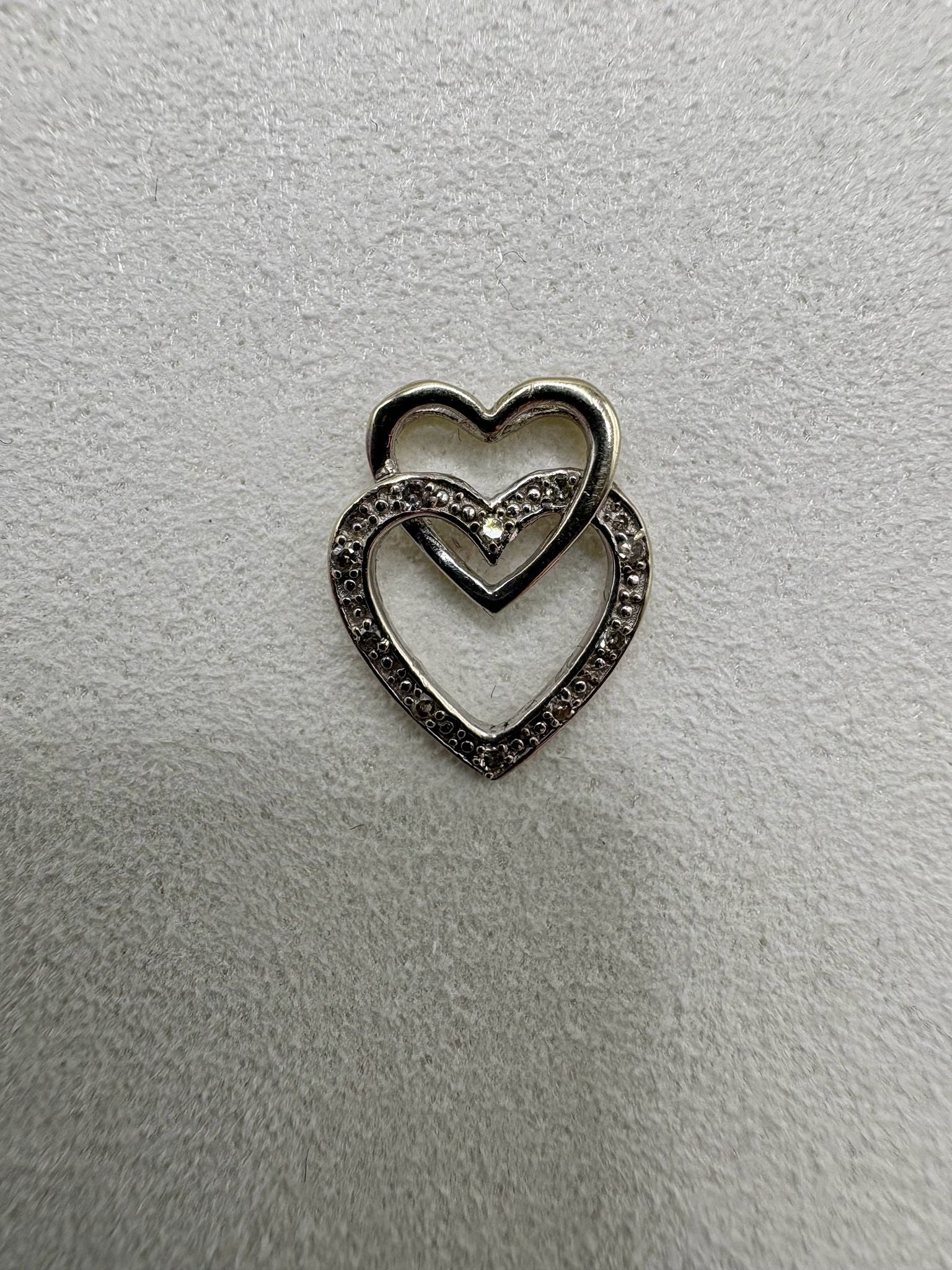 9ct white gold diamond heart pendant