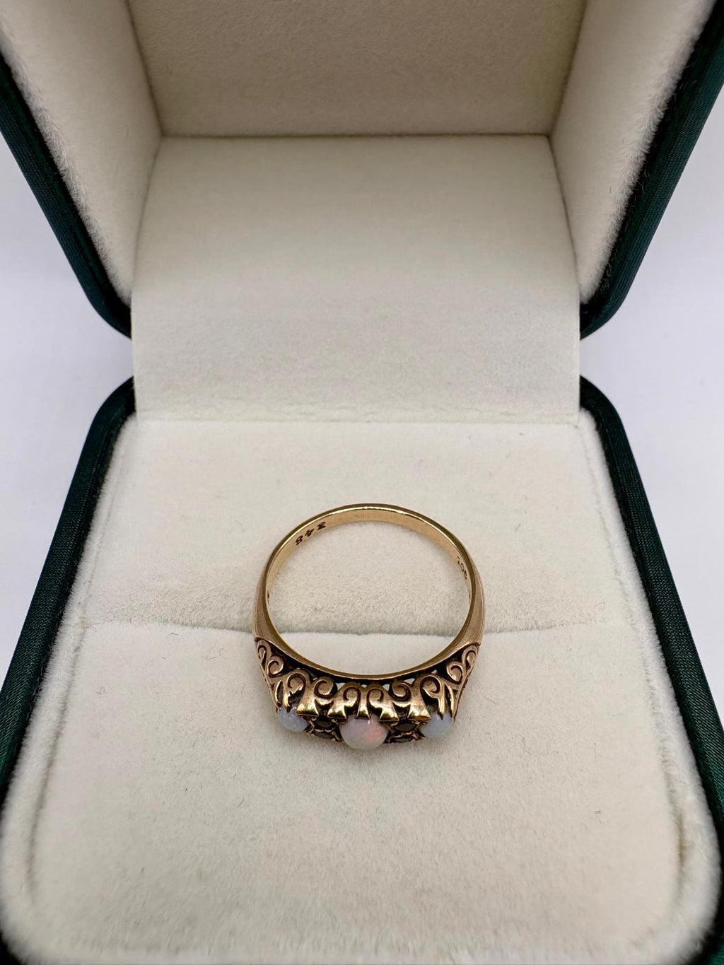 9ct gold vintage garnet and opal