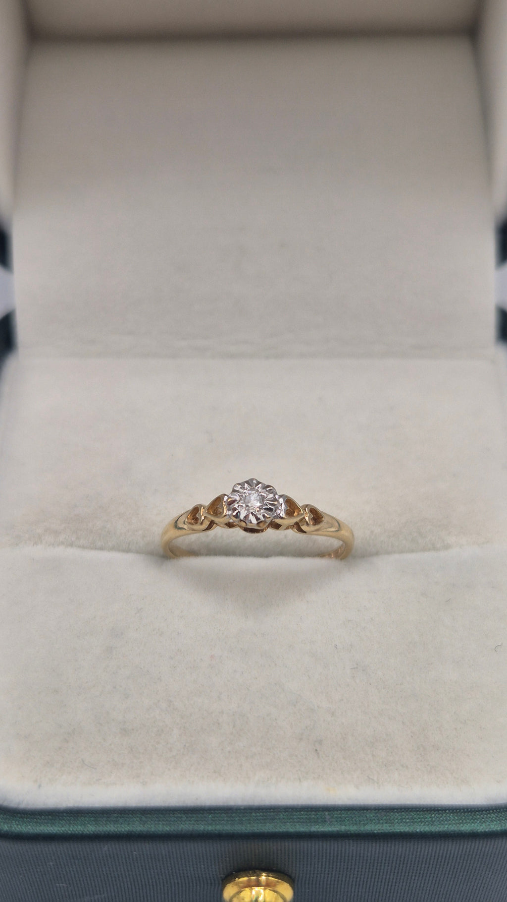 9ct gold diamond heart ring