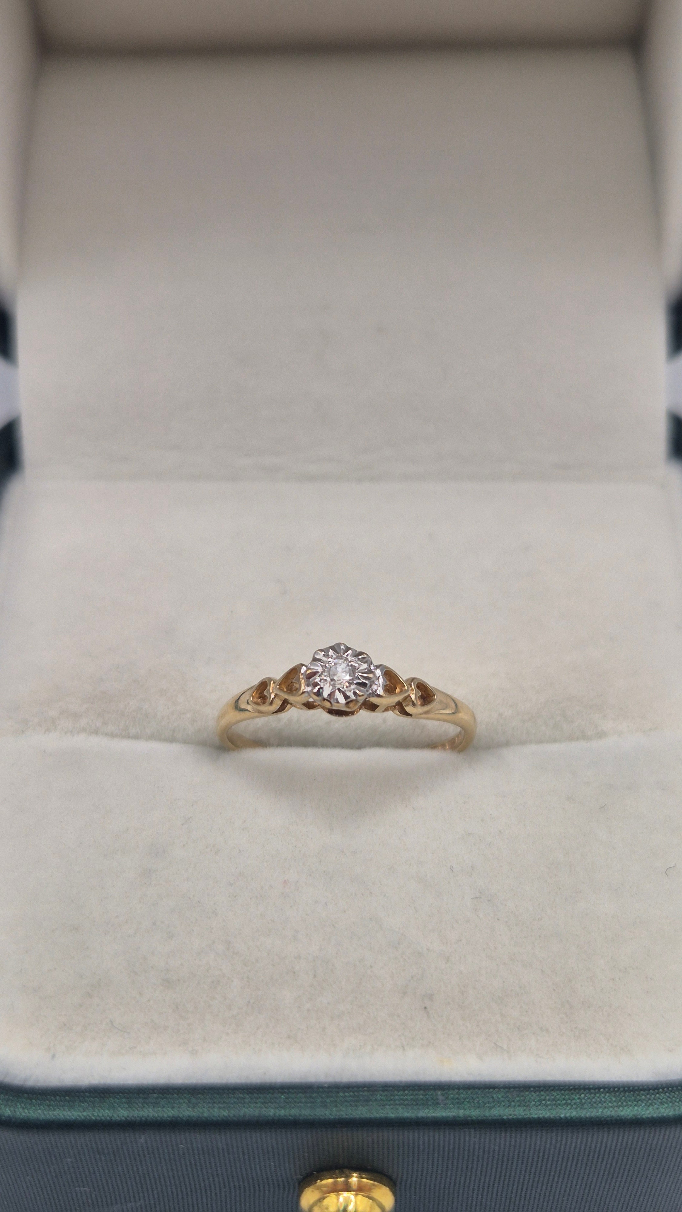 9ct gold diamond heart ring