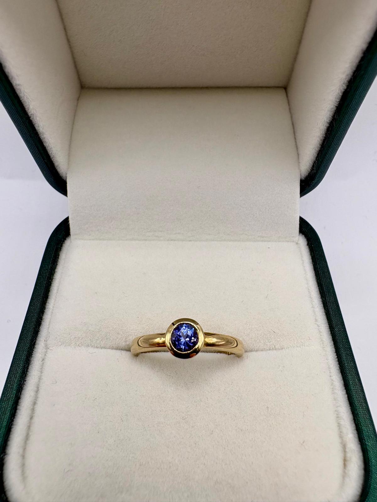 9ct gold tanzanite ring