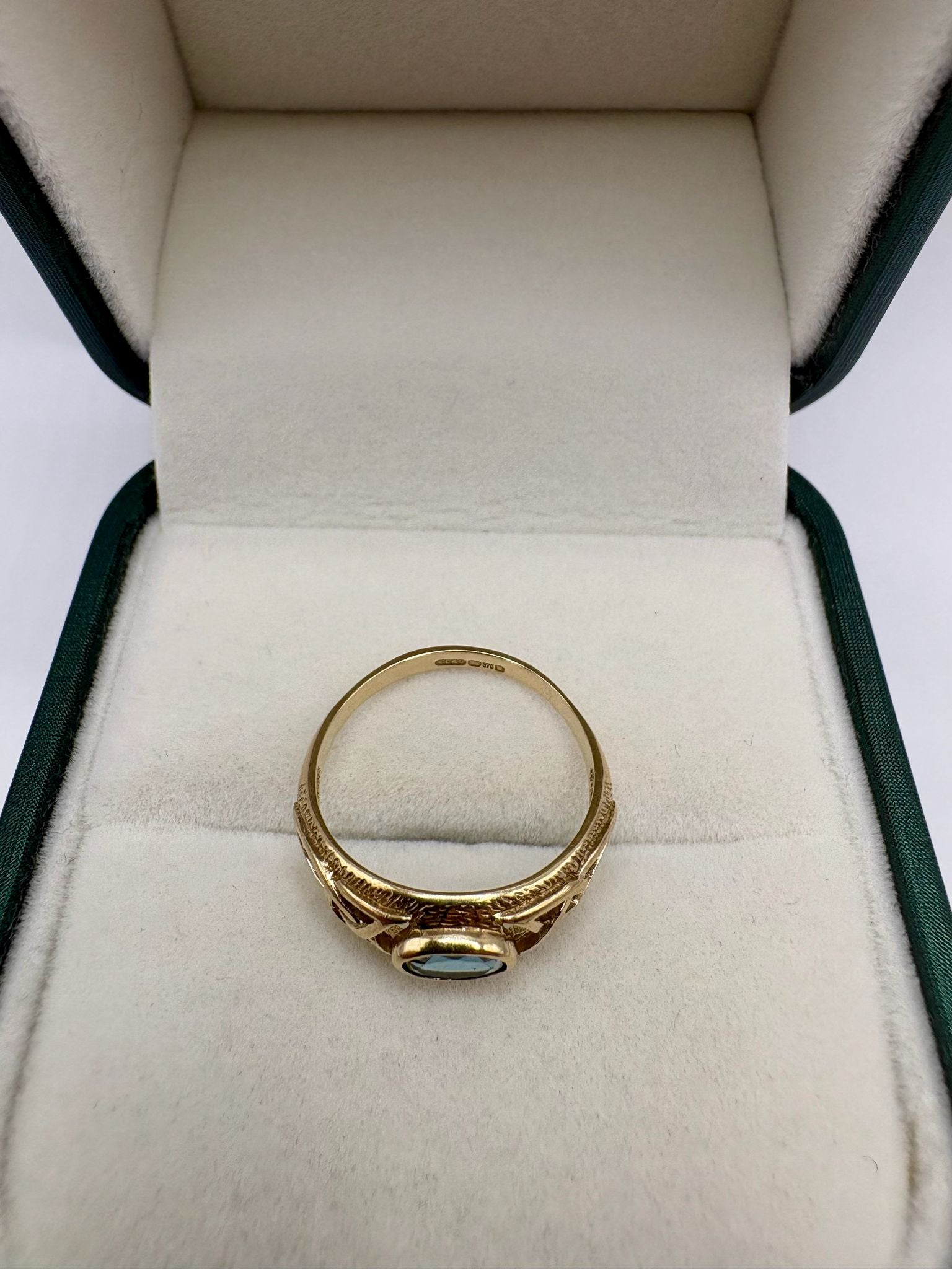 9ct gold topaz celtic style ring