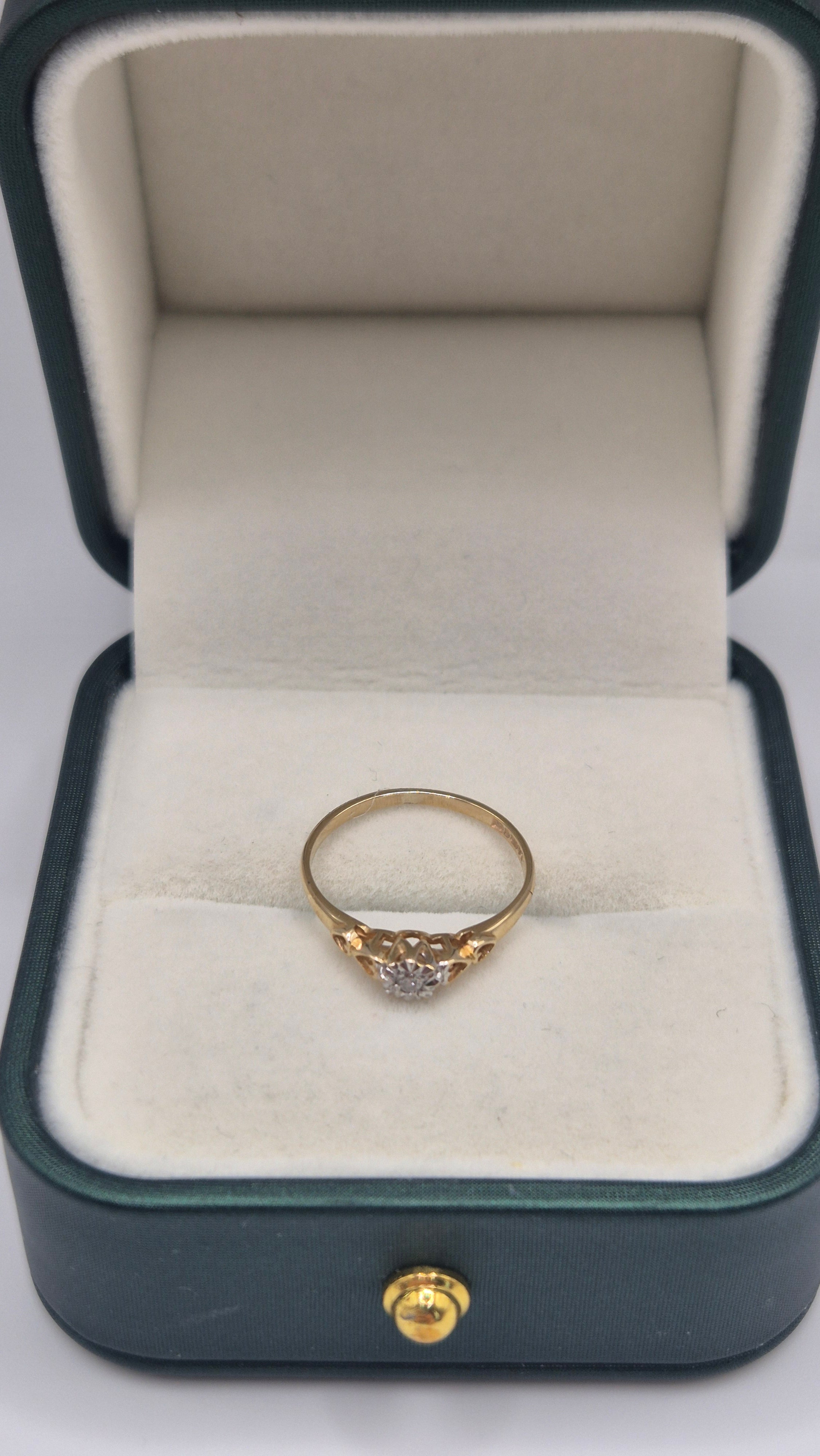 9ct gold diamond heart ring