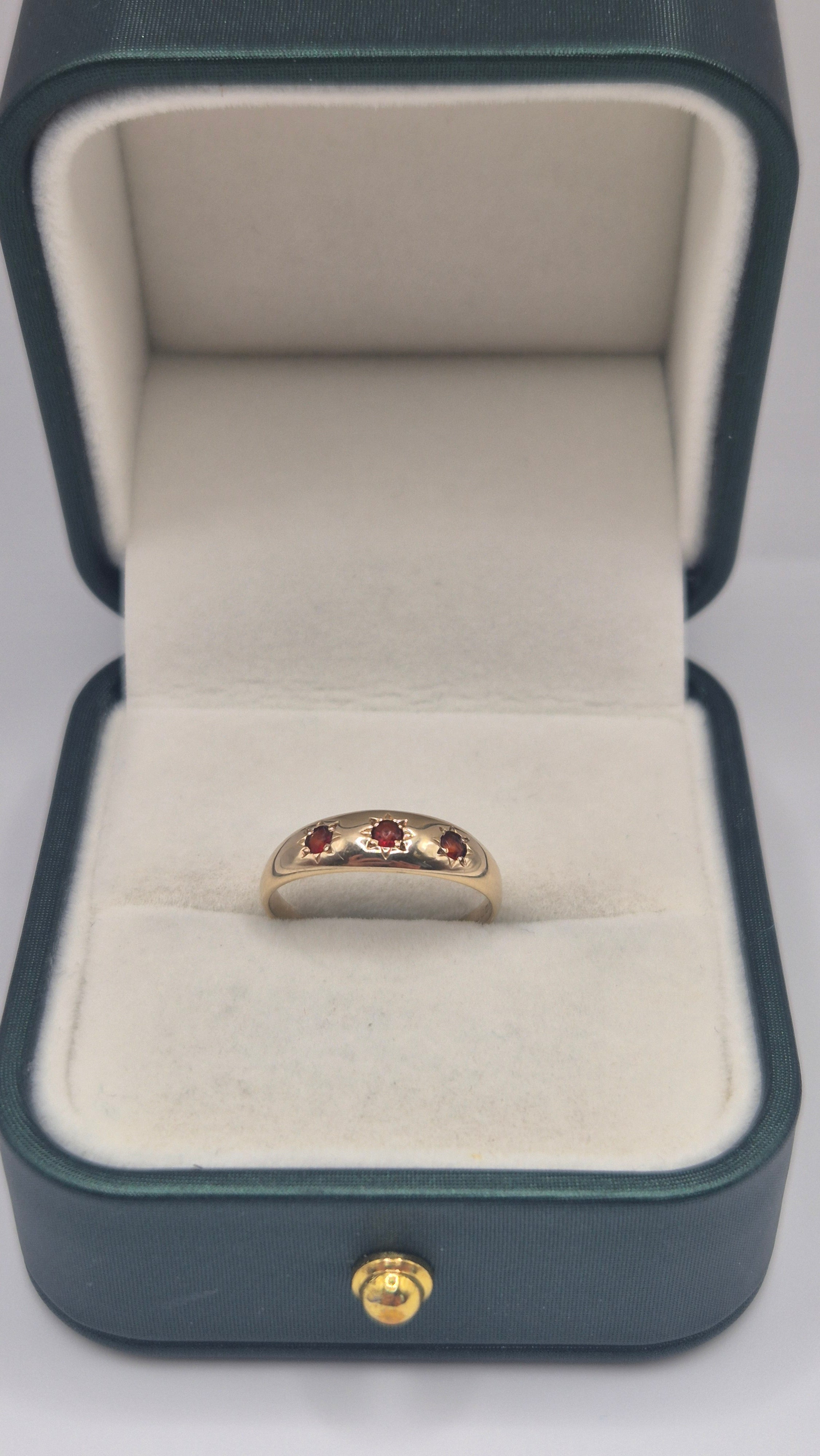 9ct gold garnet star gypsy ring