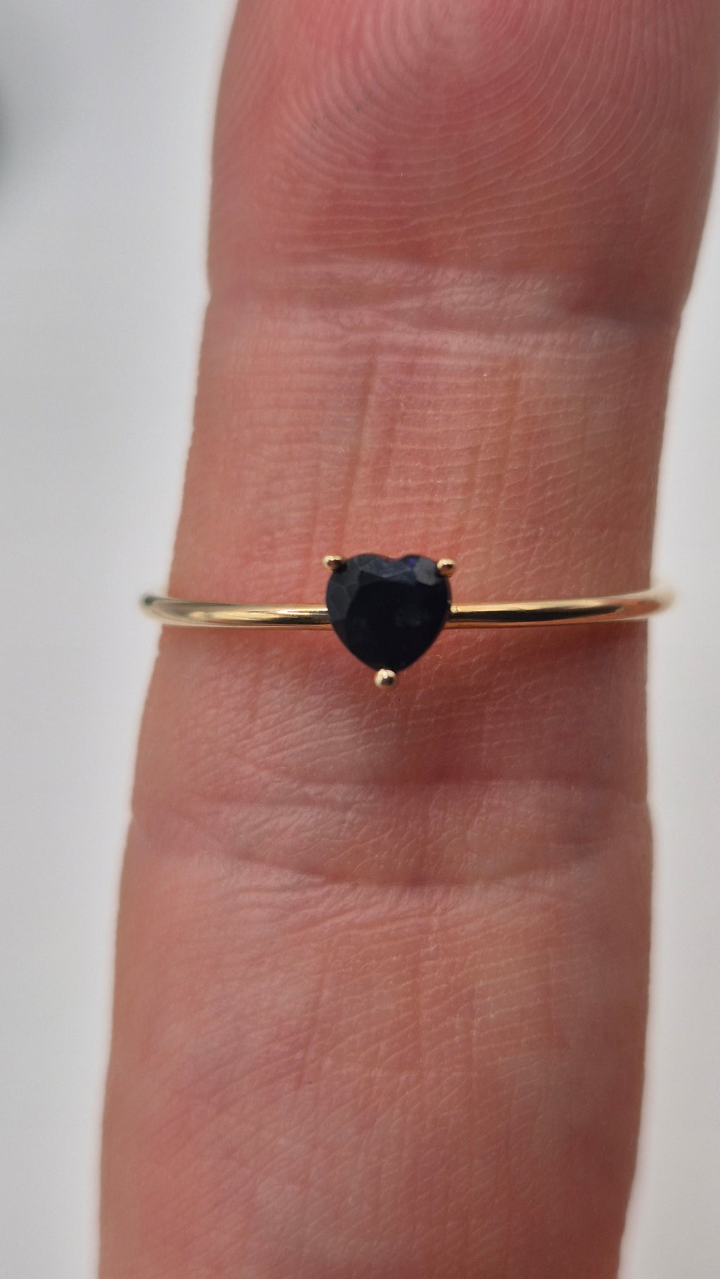 9ct gold sapphire heart ring