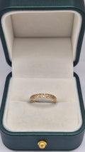 9ct gold patterned band ring