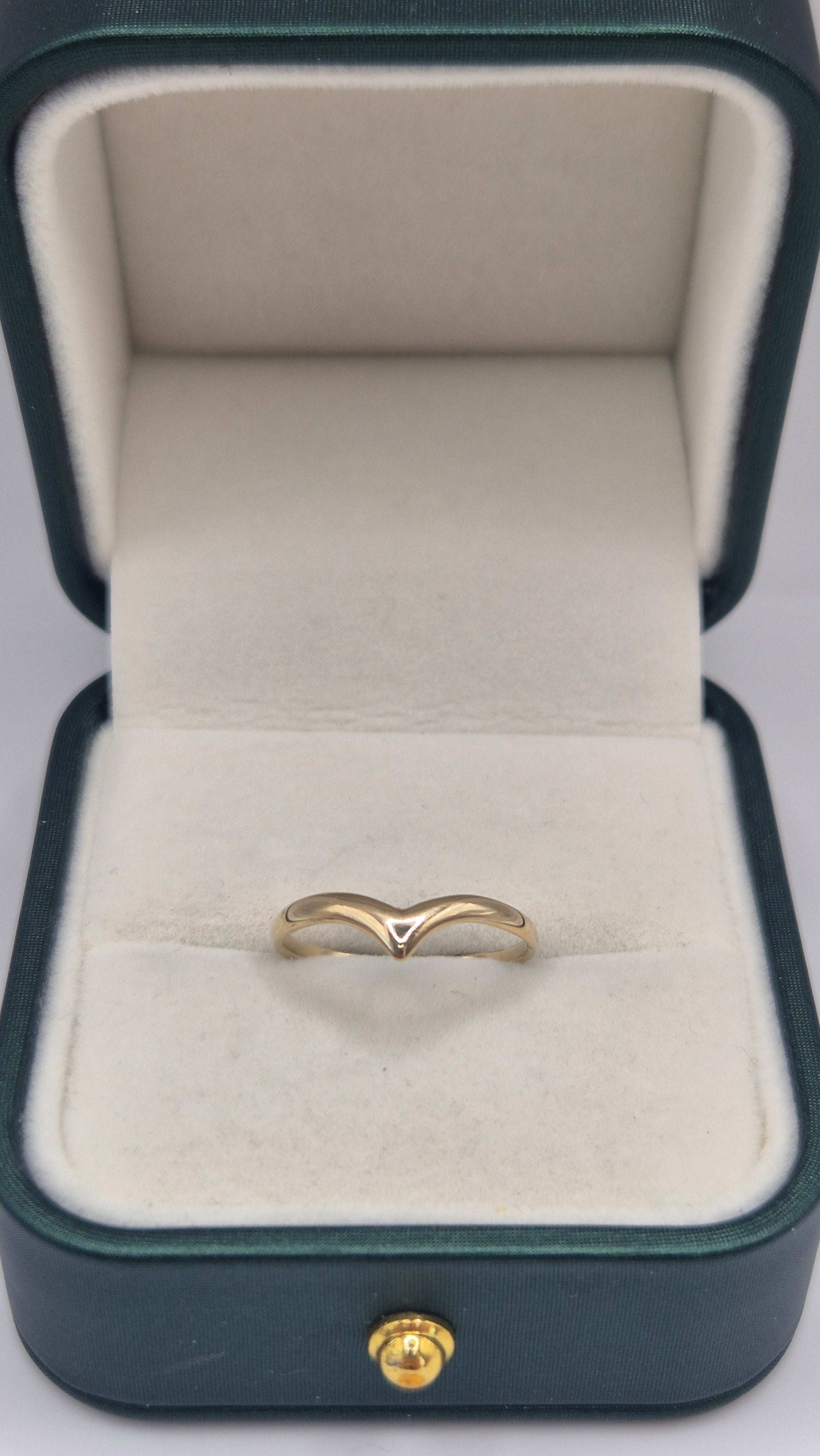 9ct gold wishbone ring