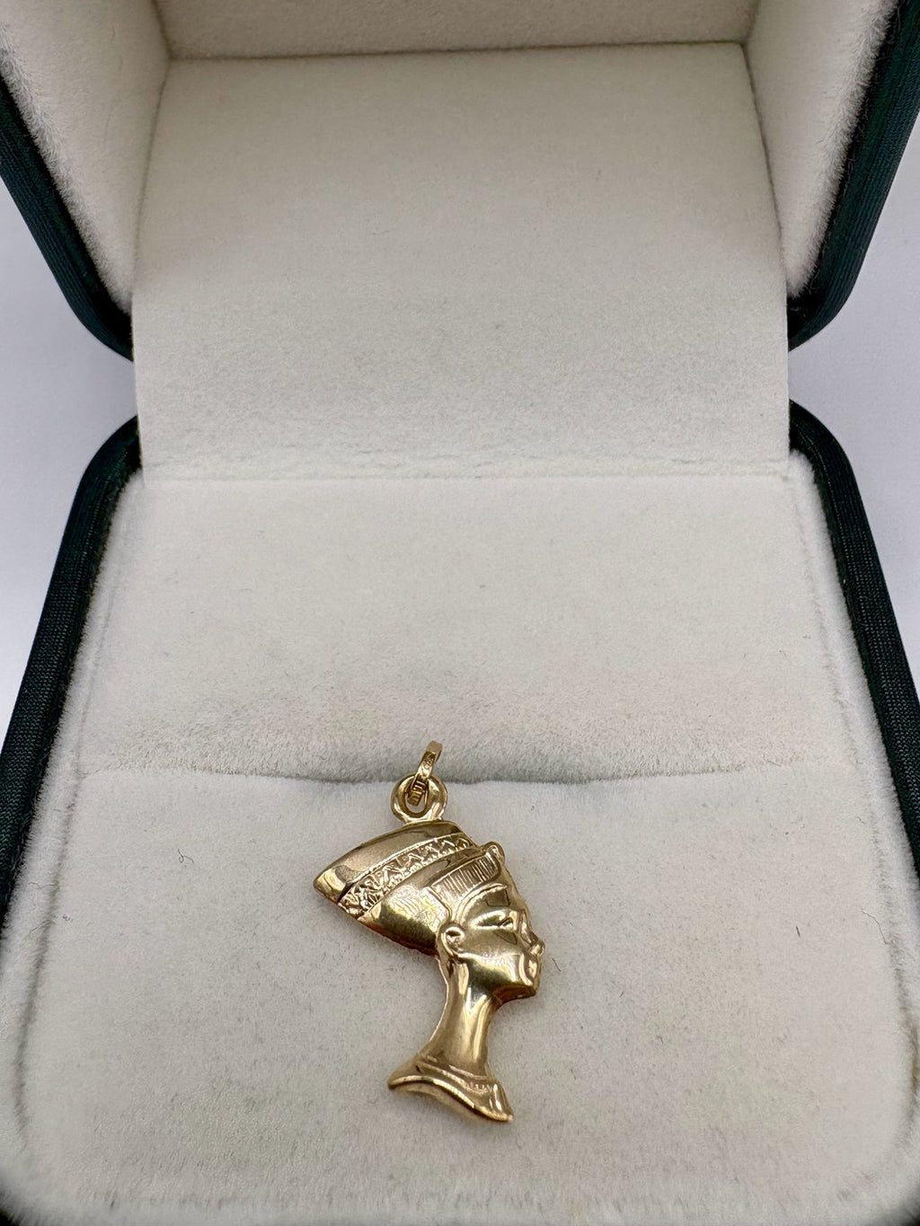 9ct gold Nefertiti charm