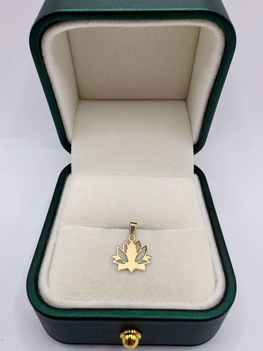 9ct gold lotus pendant