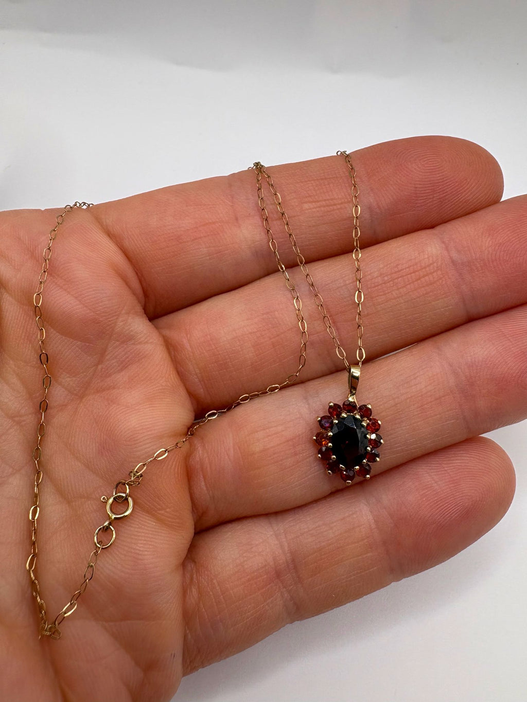 9ct gold garnet necklace