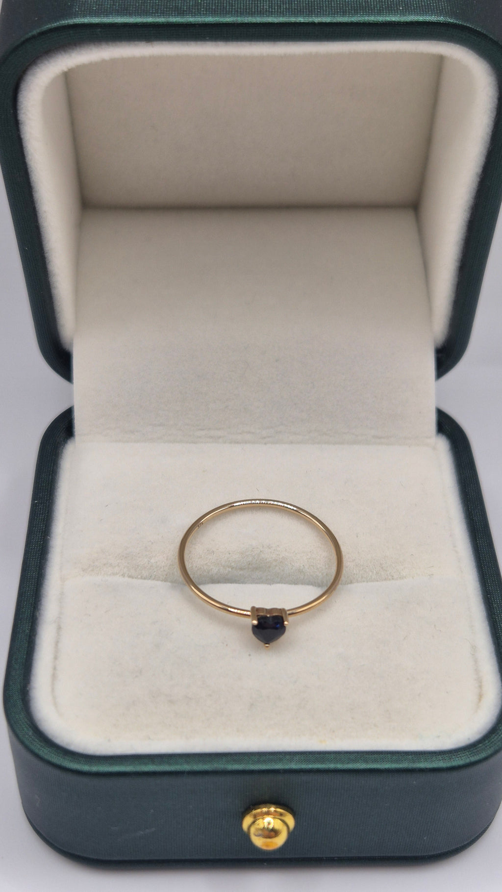 9ct gold sapphire heart ring