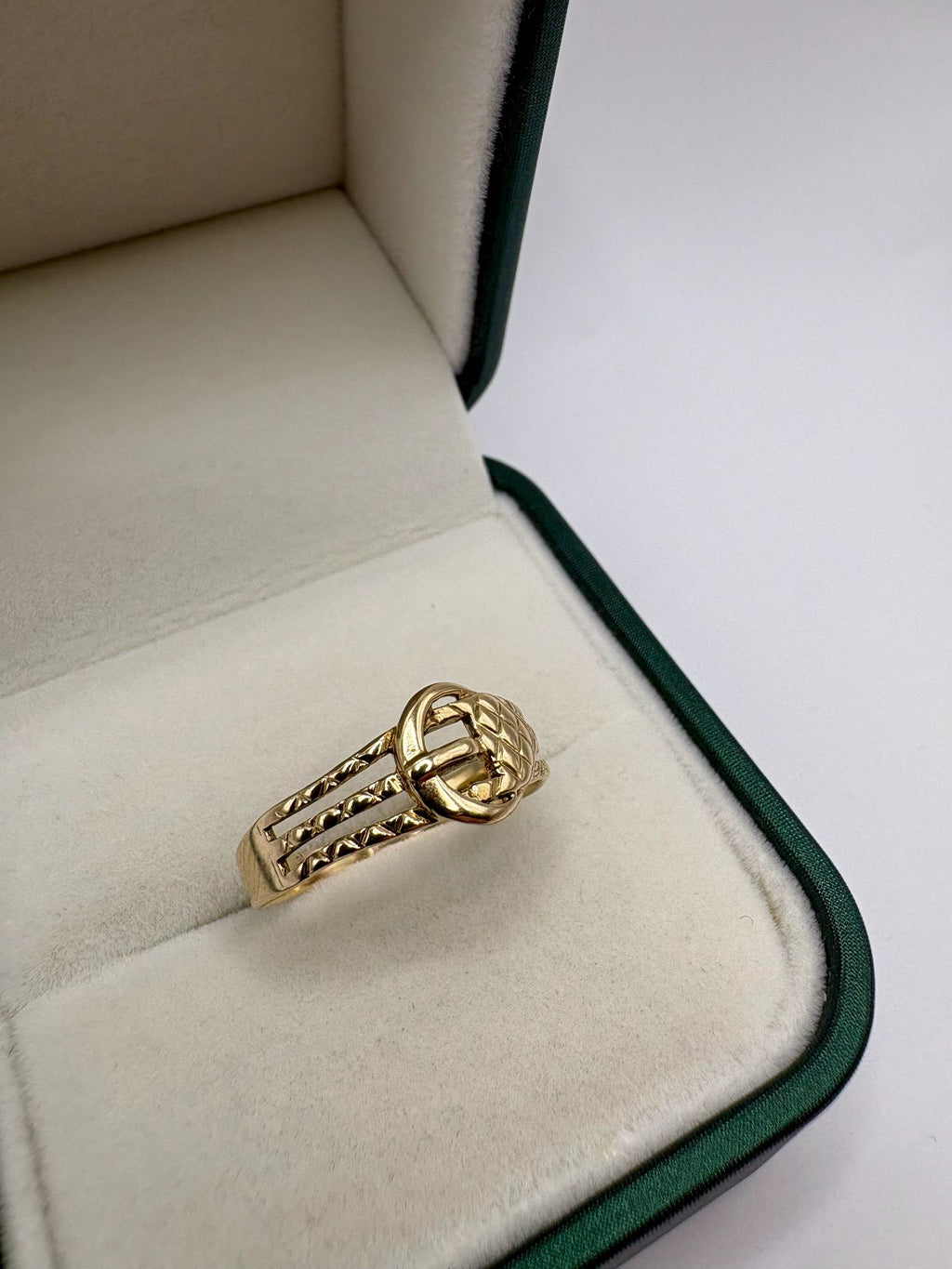 9ct gold buckle ring