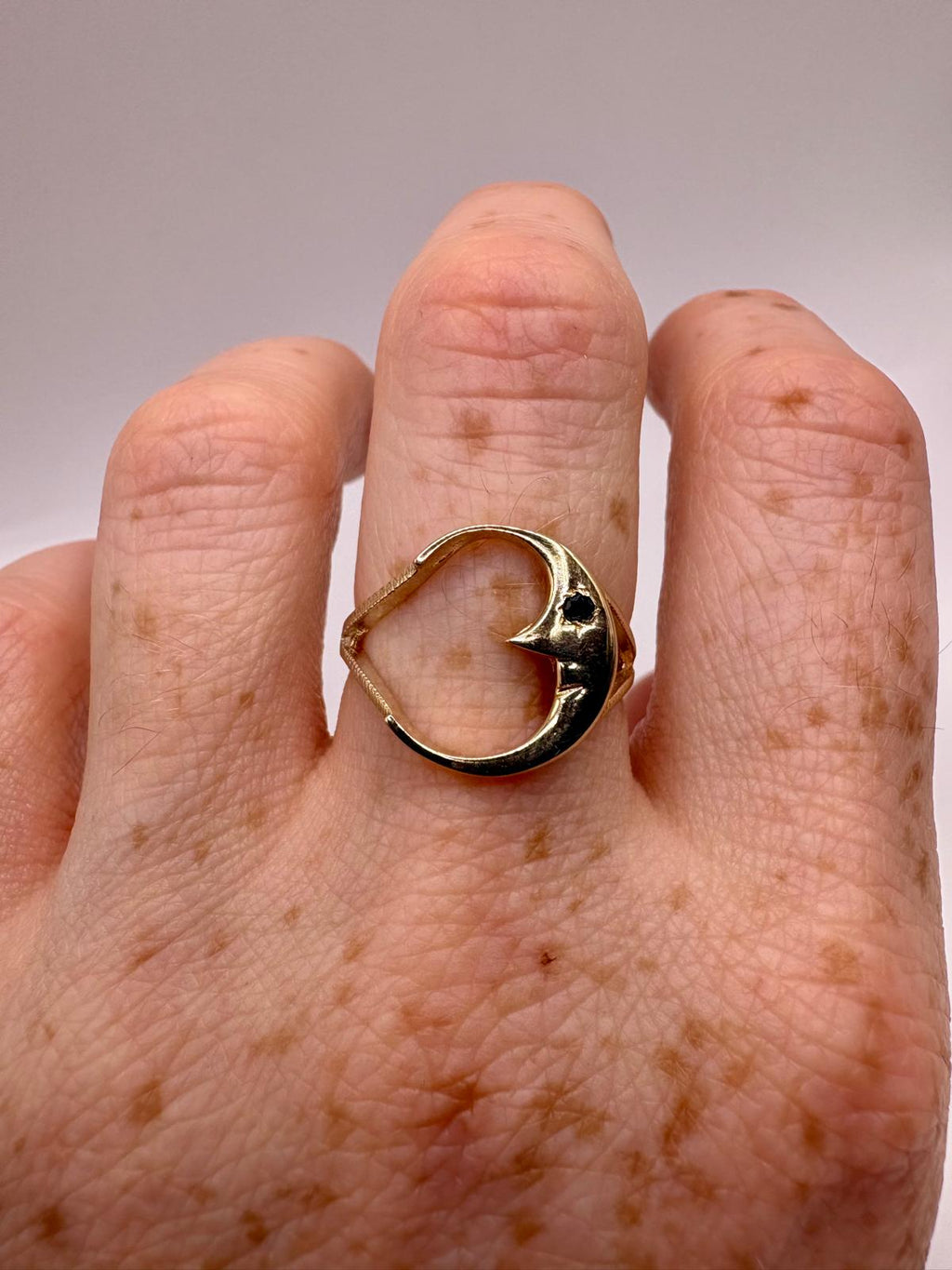 9ct gold sapphire moon ring
