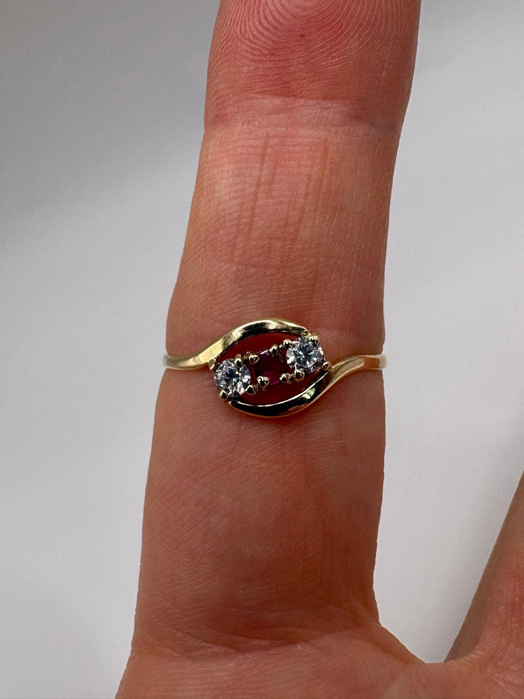 9ct gold ruby and zircon ring