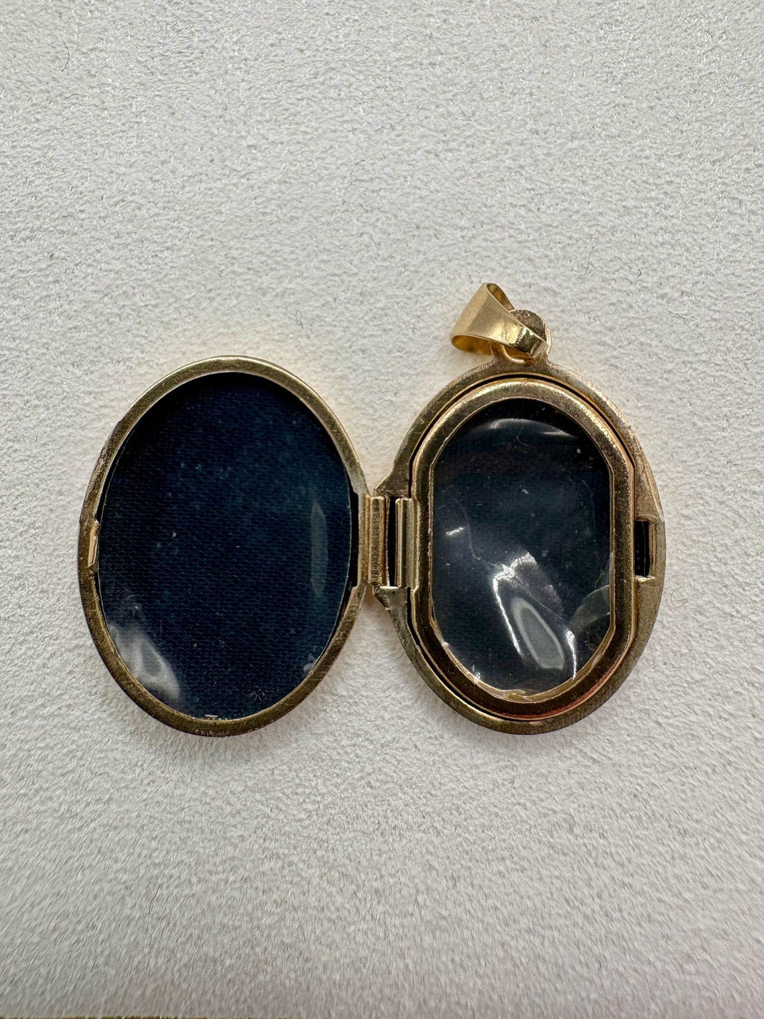 9ct gold engraved double locket