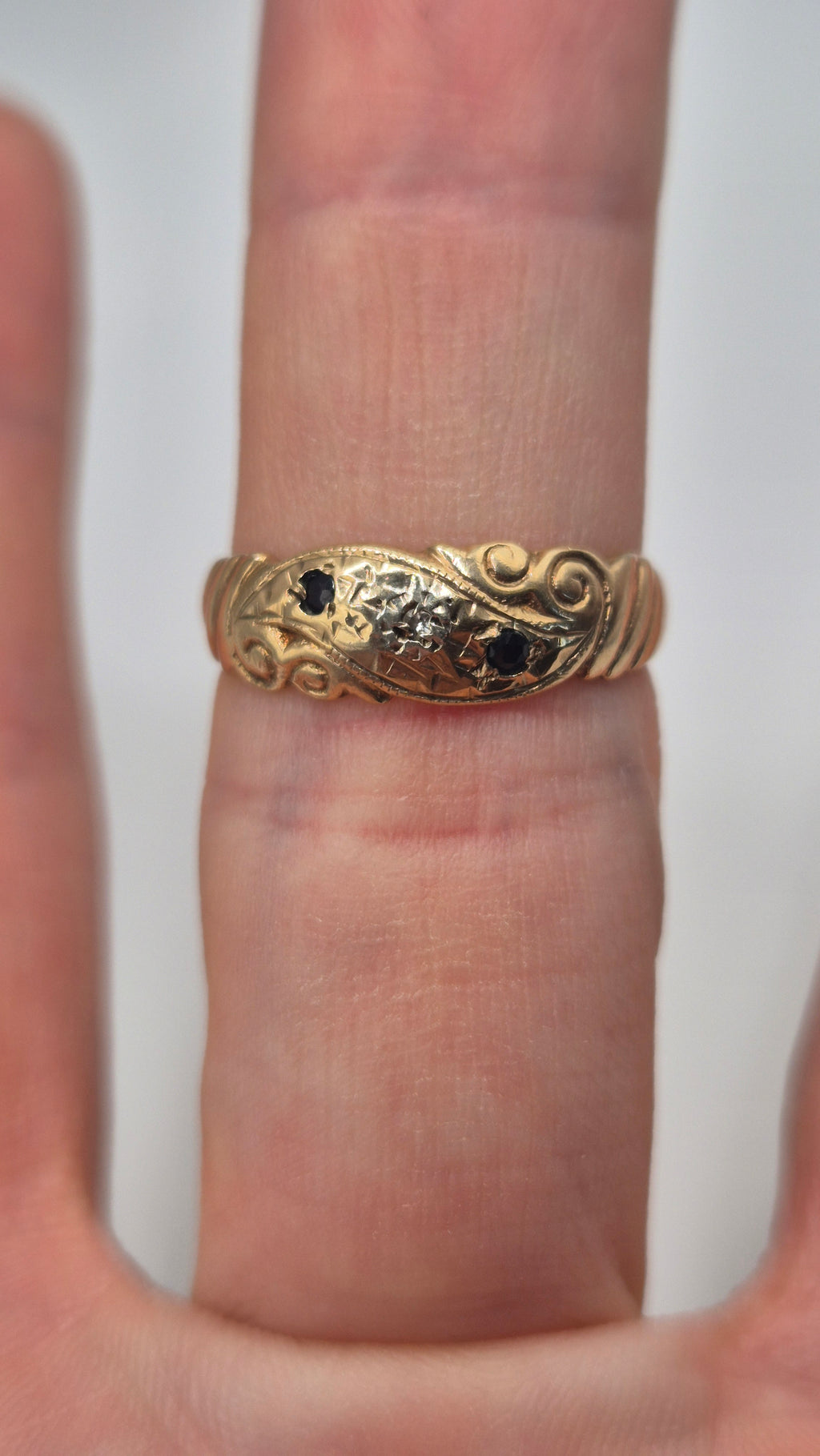 9ct gold heavy sapphire and diamond gypsy ring