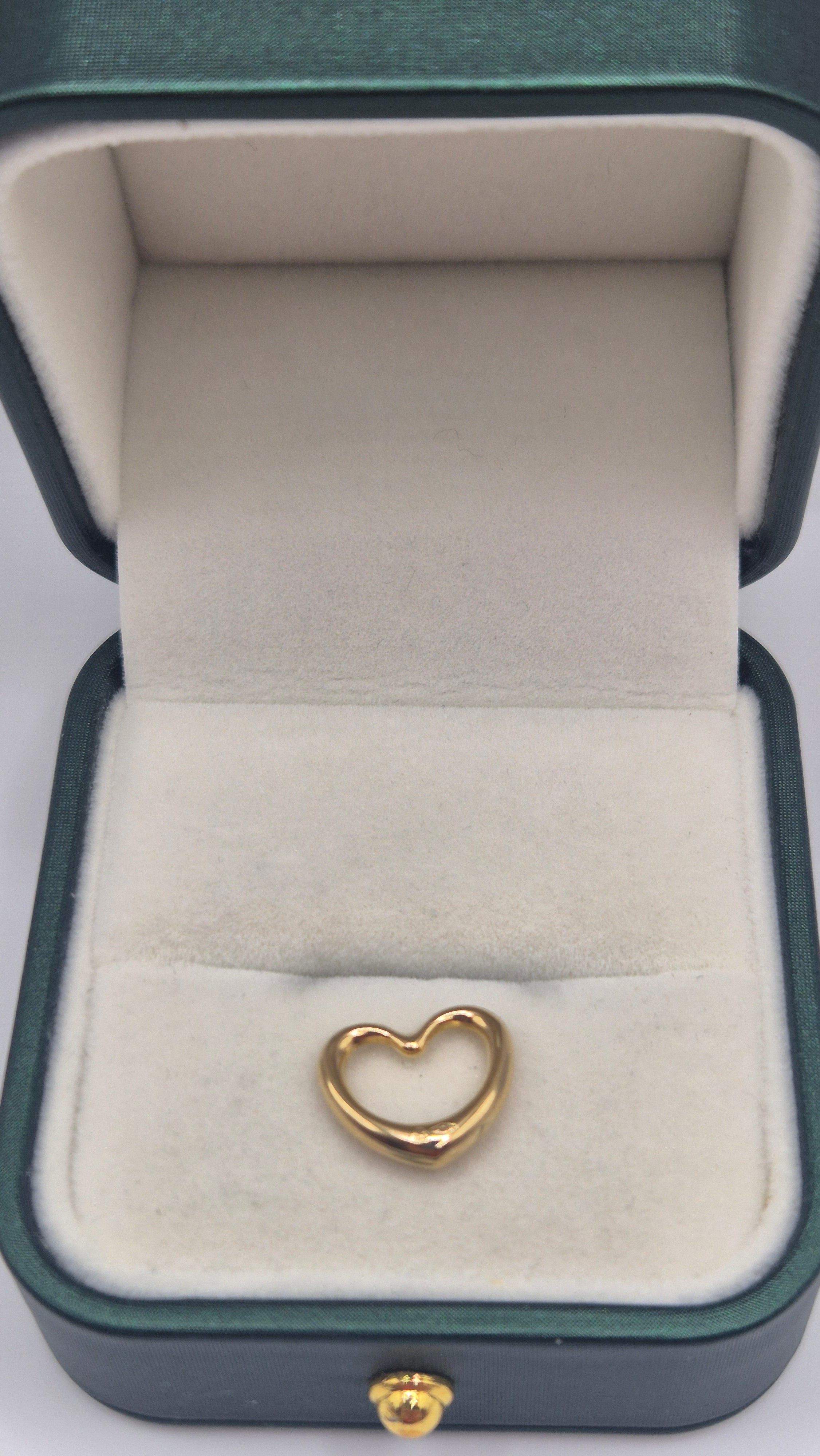 9ct gold heart pendant