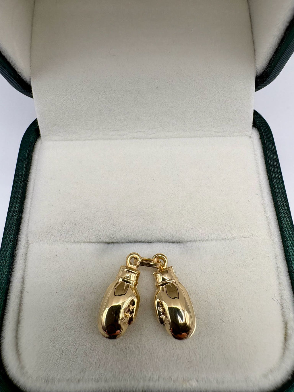 9ct gold boxing gloves charm