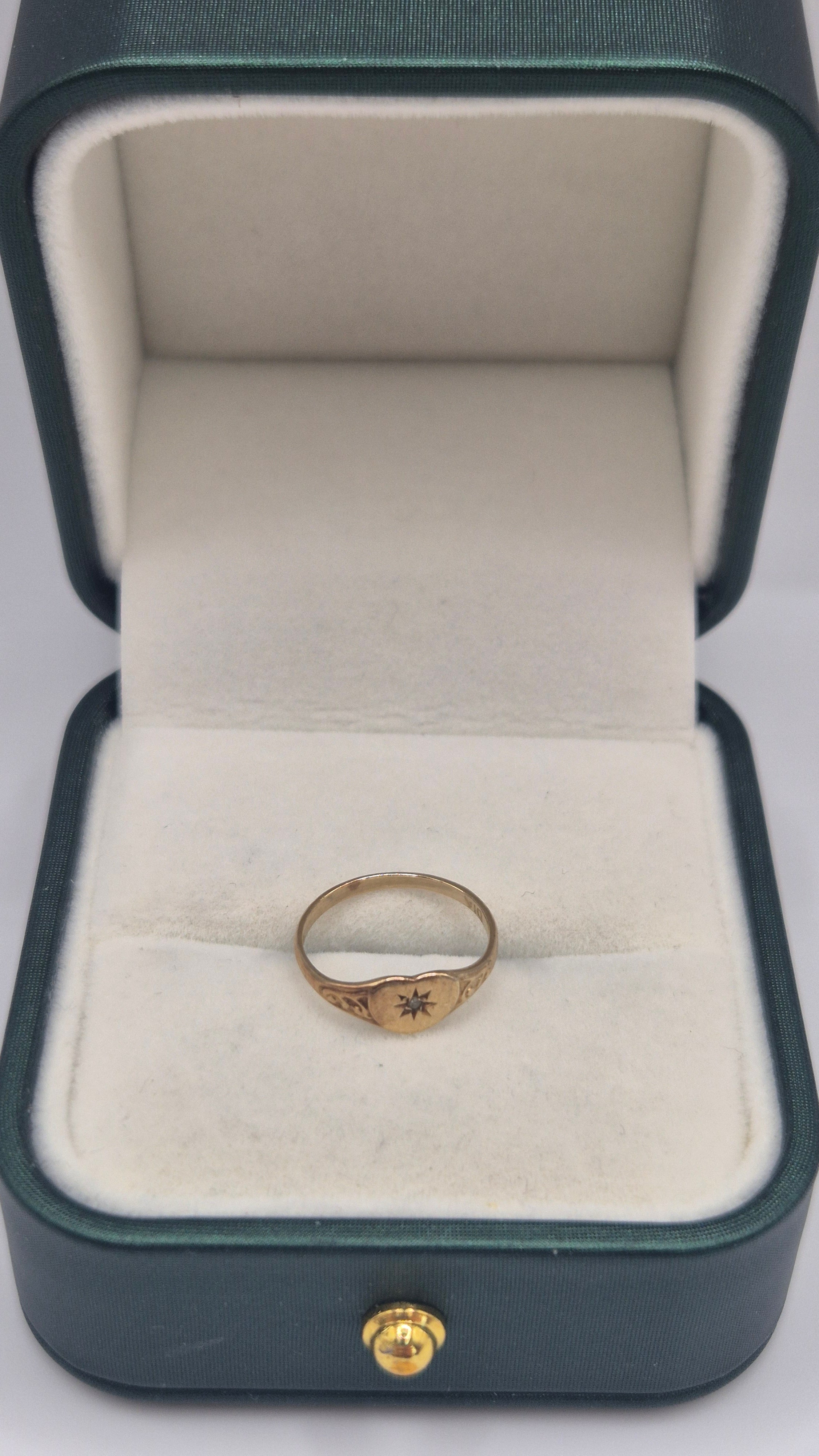 9ct gold diamond heart signet ring