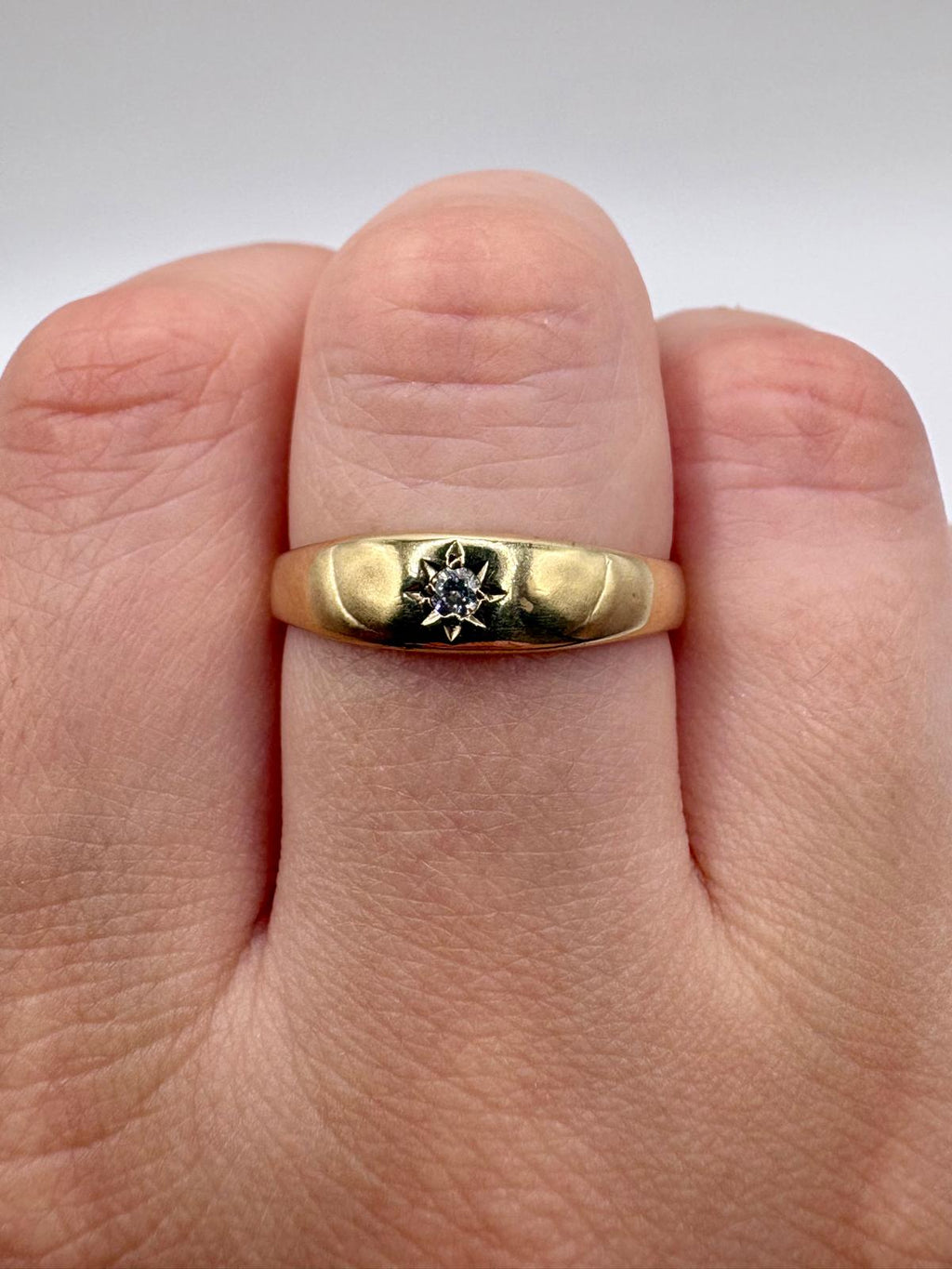 9ct gold cz star gypsy ring