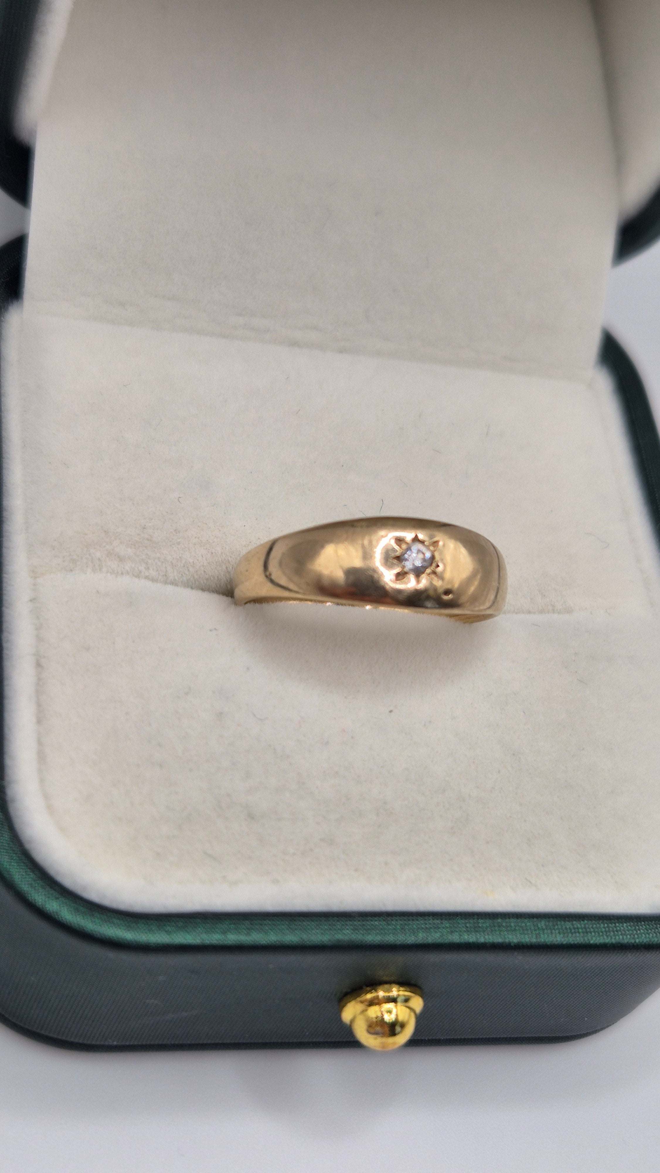 9ct gold cz gypsy ring