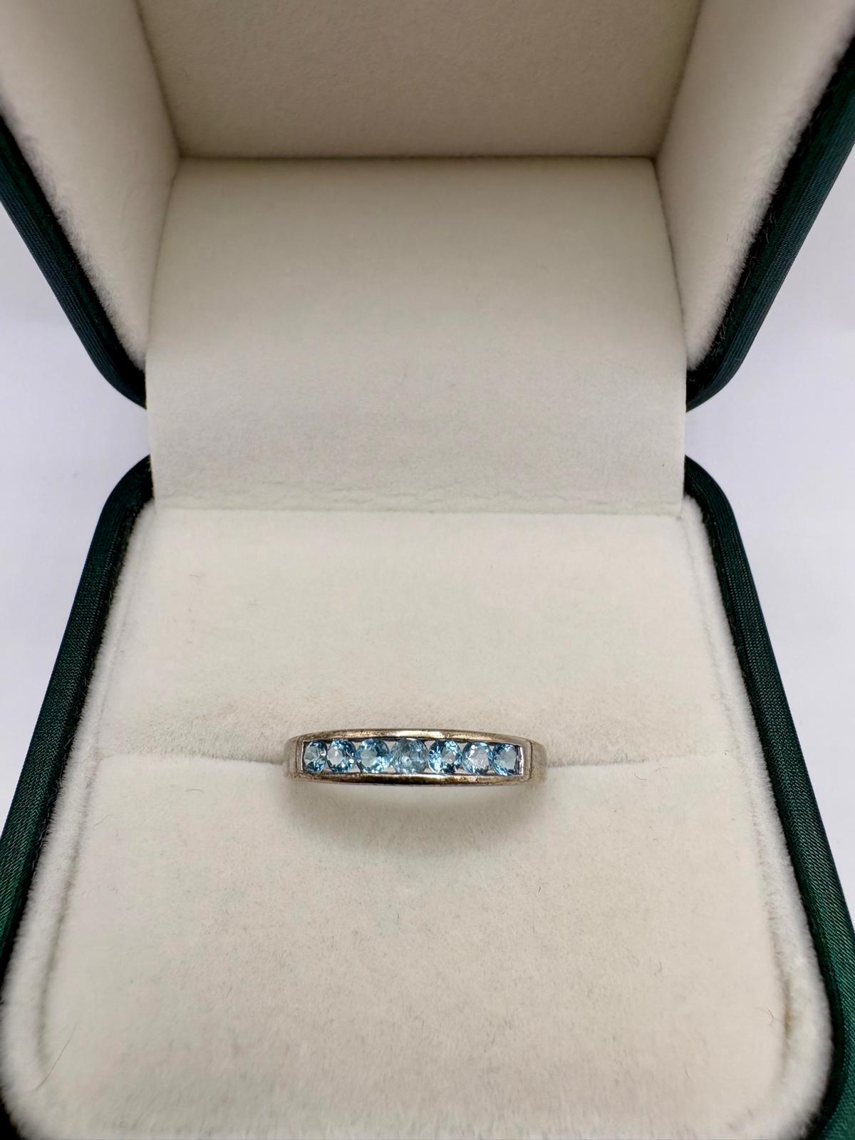 9ct white gold topaz ring