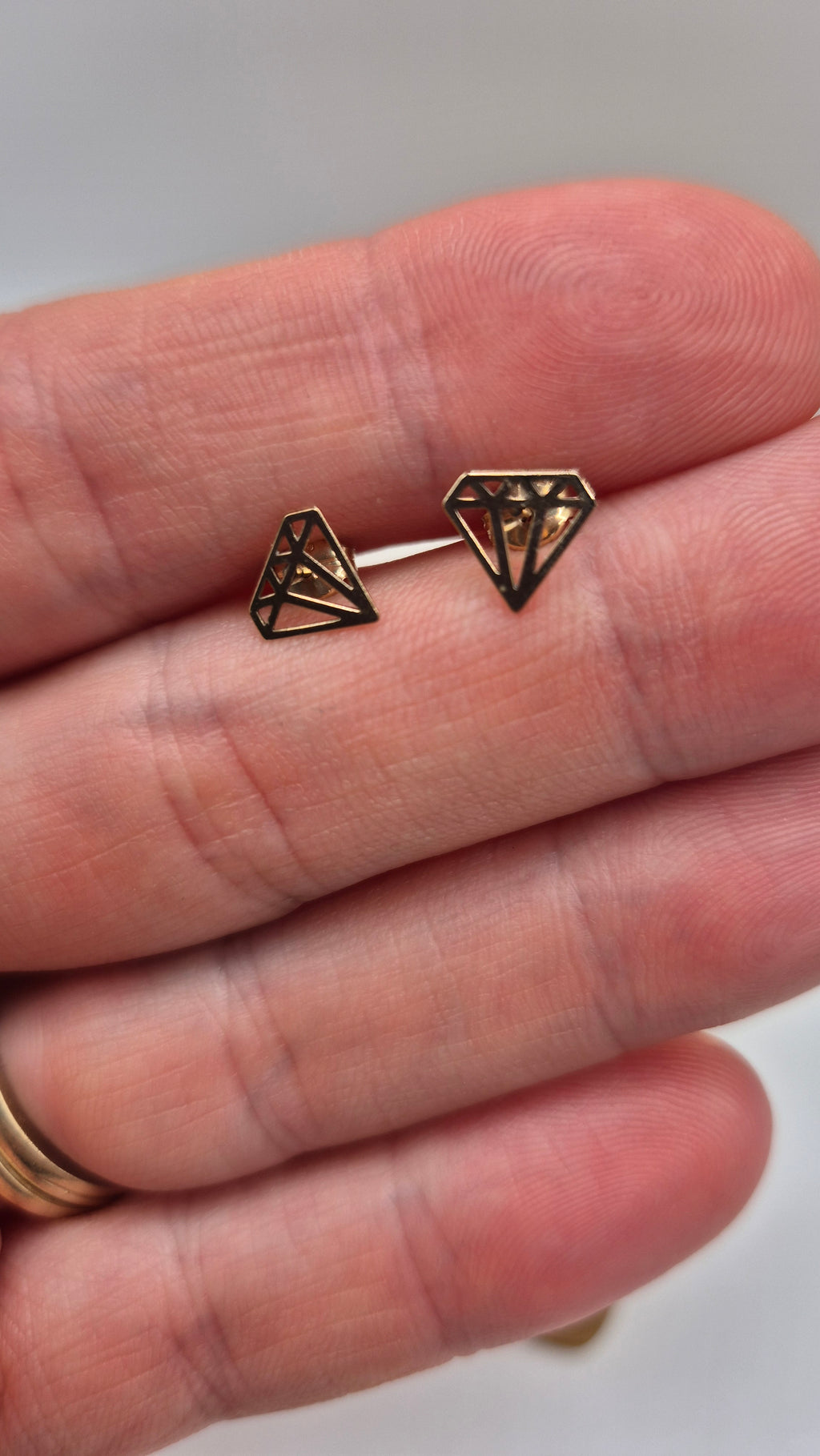 9ct gold diamond shaped earrings