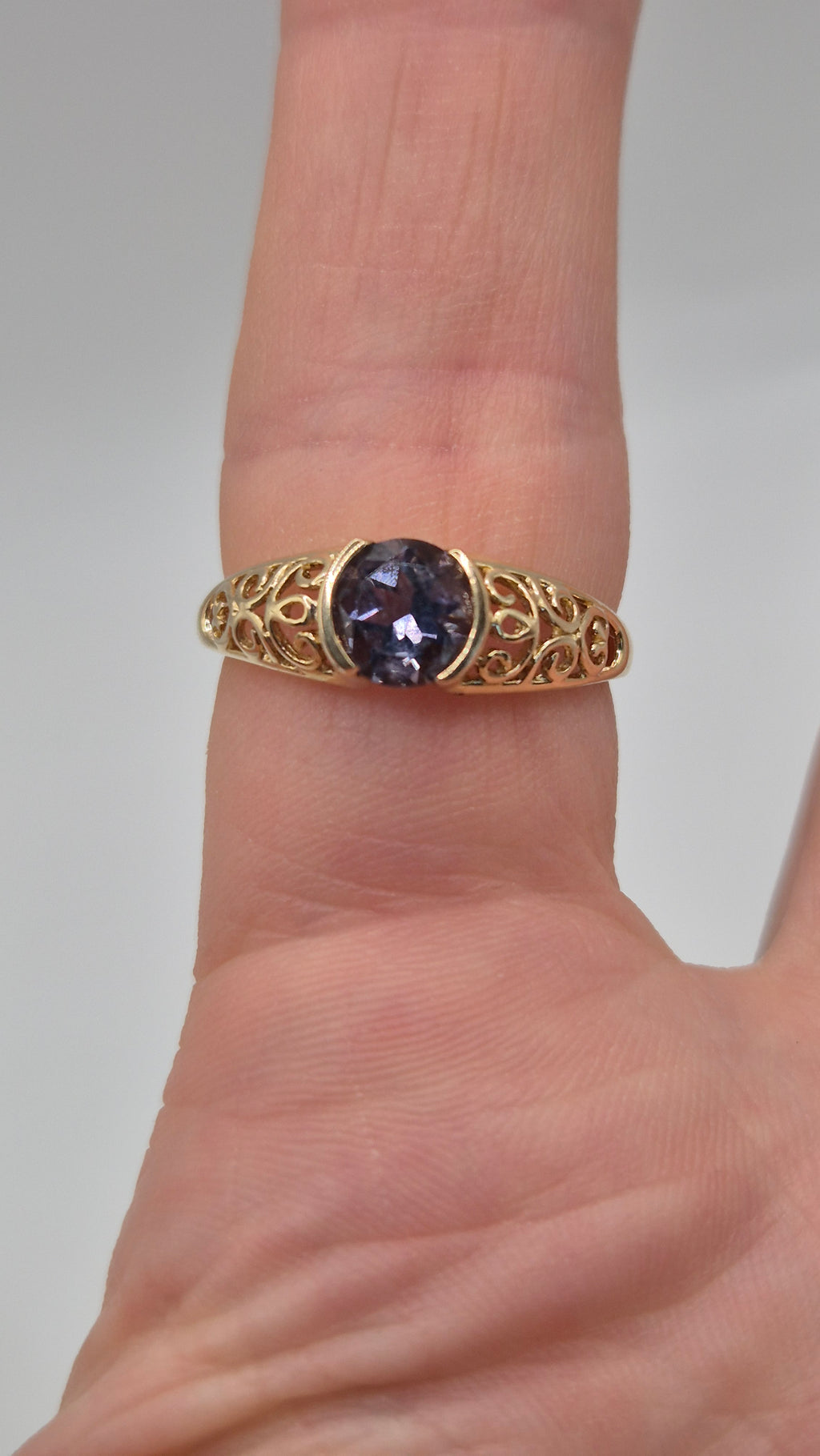 9ct gold iolite ring