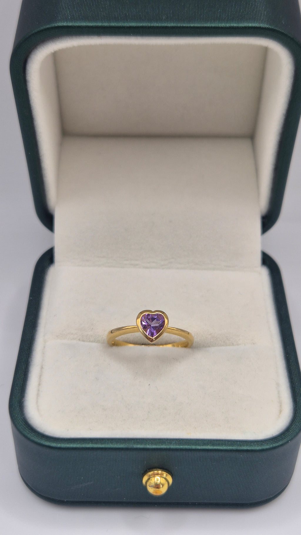 9ct gold amethyst heart ring