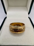 9ct gold patterned gold ring