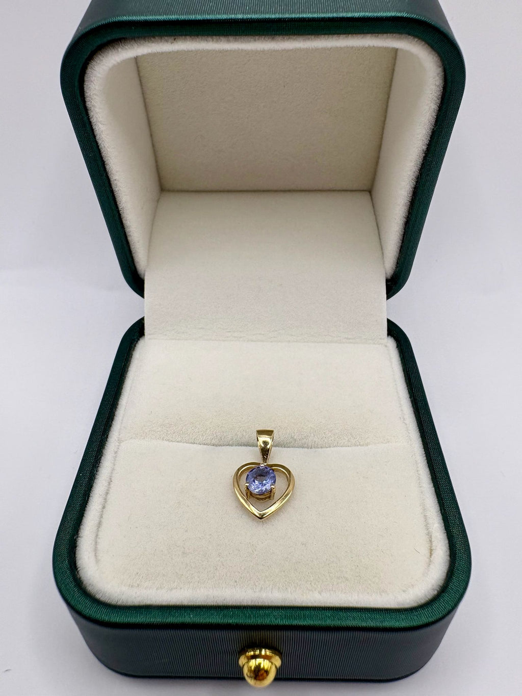9ct gold tanzanite heart pendant