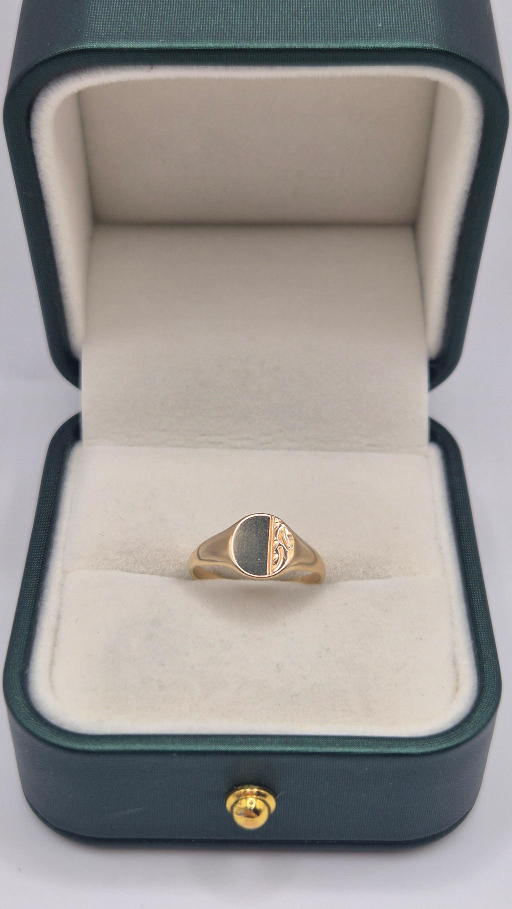 9ct gold signet ring