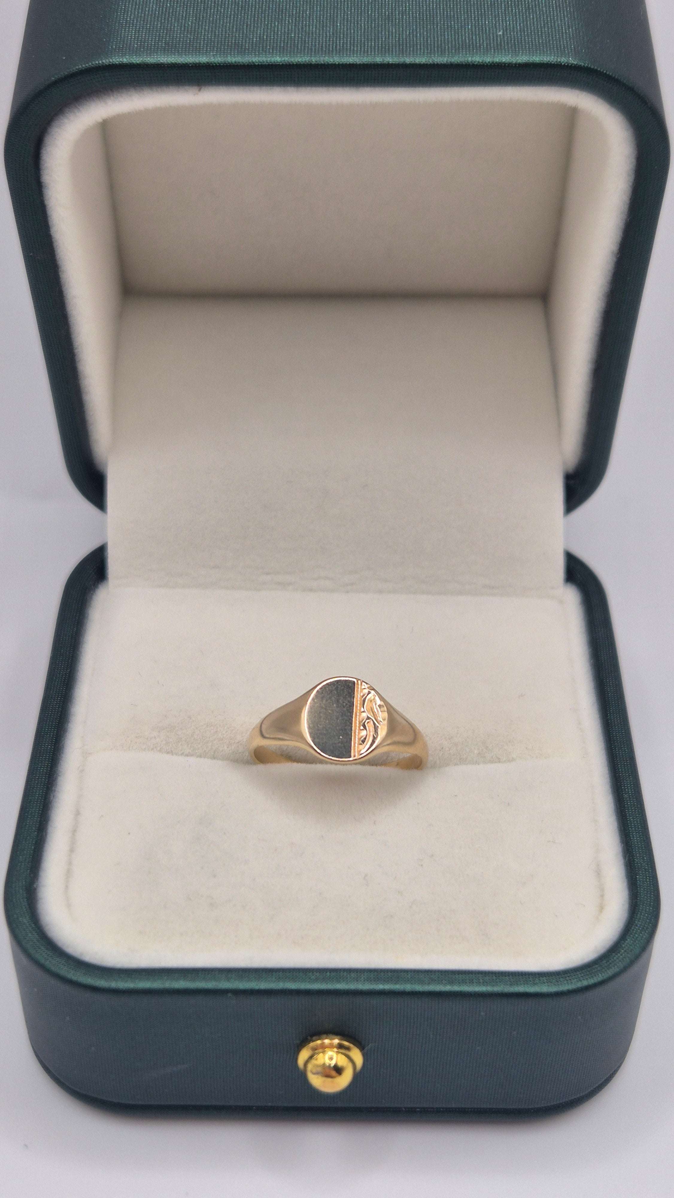 9ct gold signet ring
