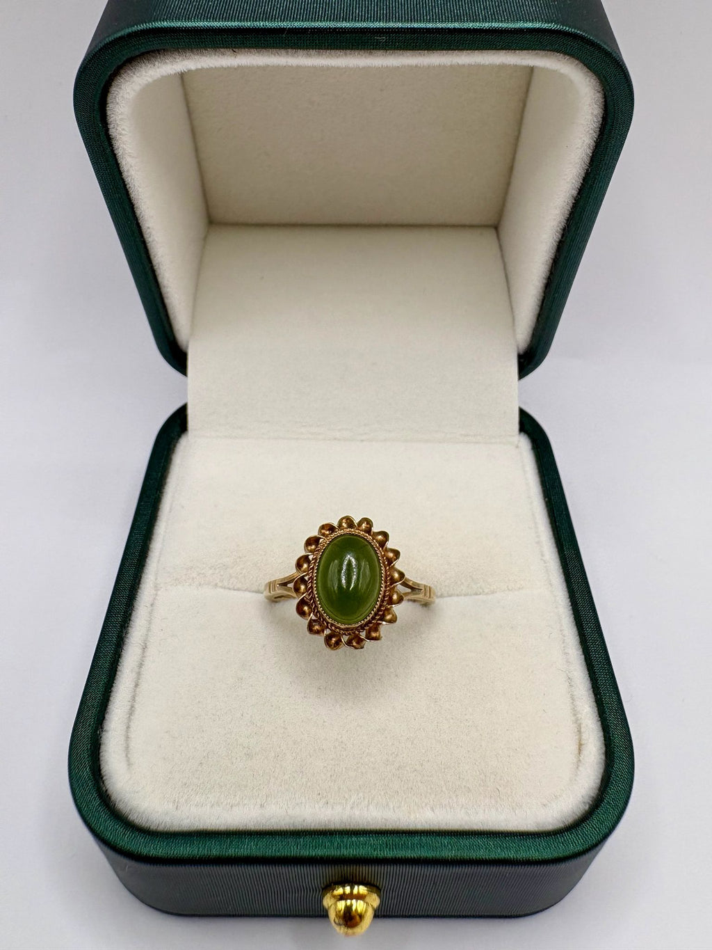 9ct gold jade ring
