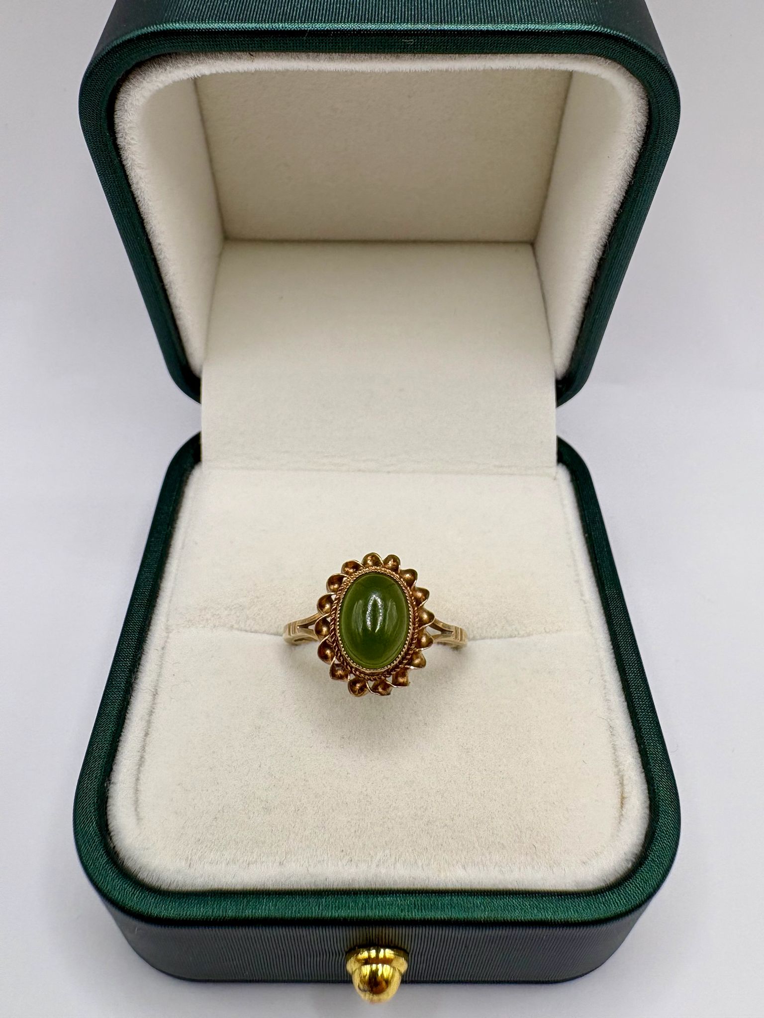 9ct gold jade ring