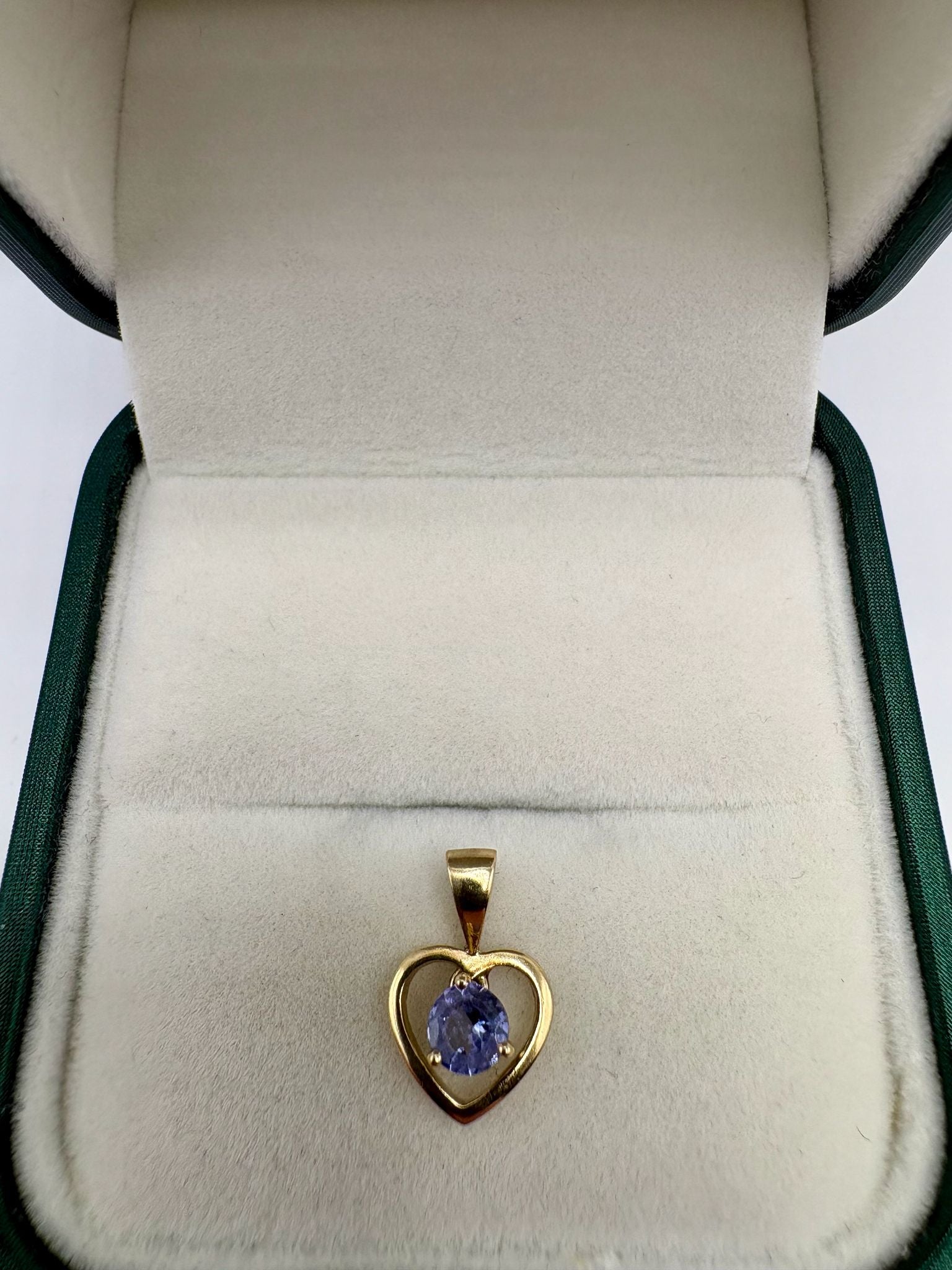 9ct gold tanzanite heart pendant