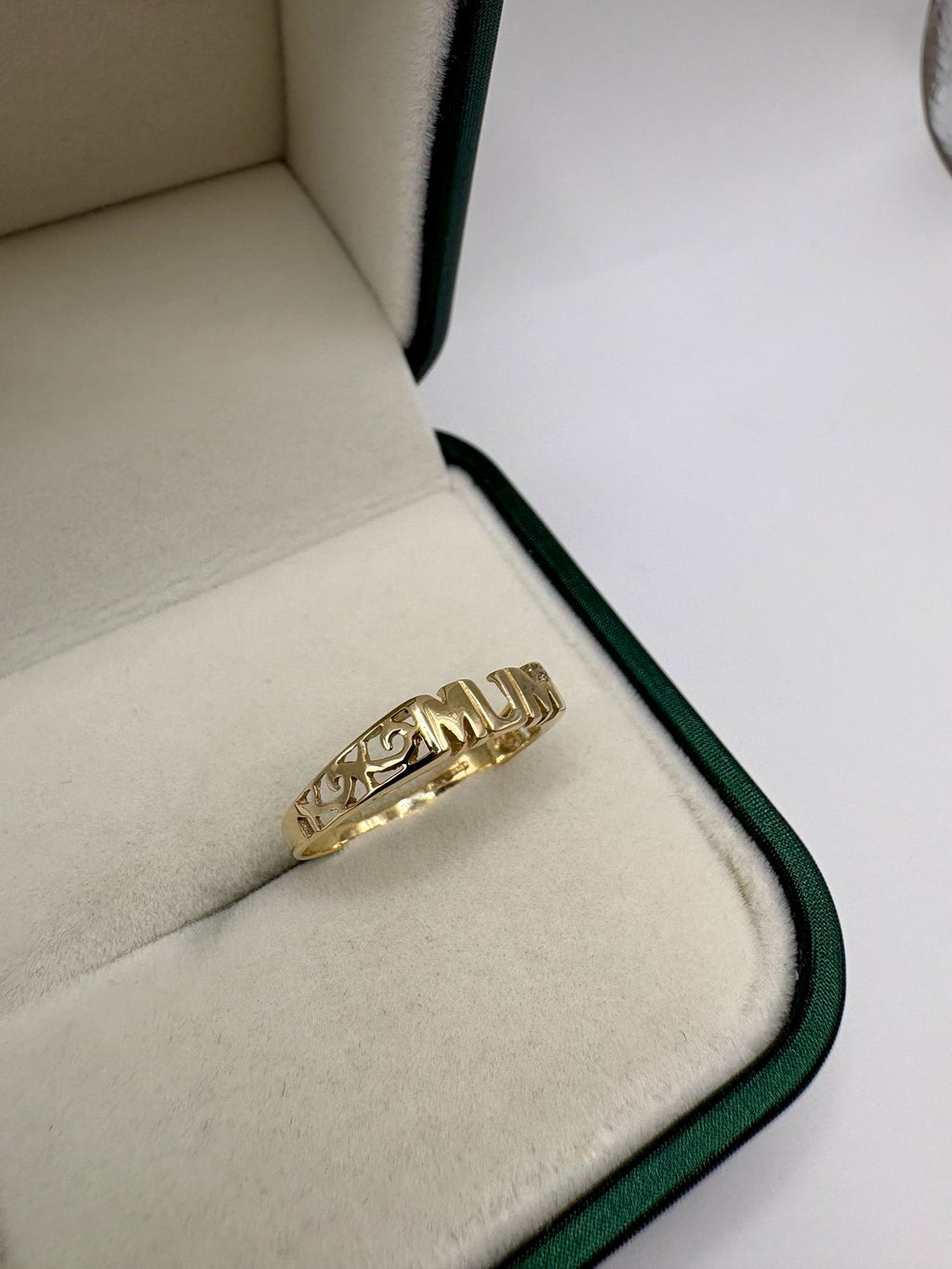 9ct gold mum ring