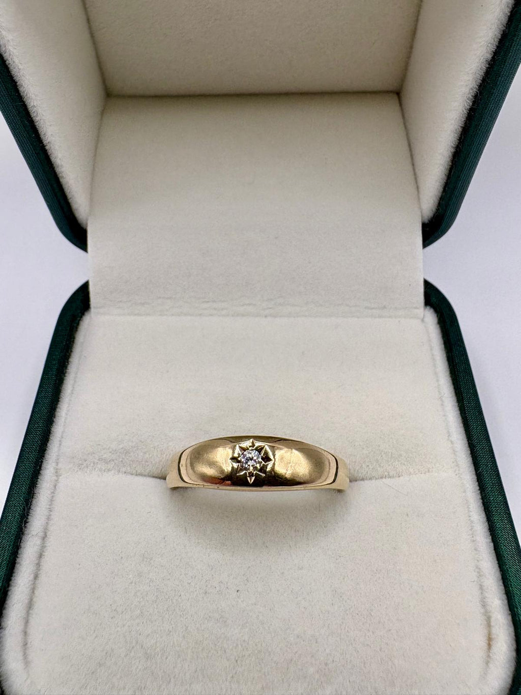 9ct gold cz star gypsy ring