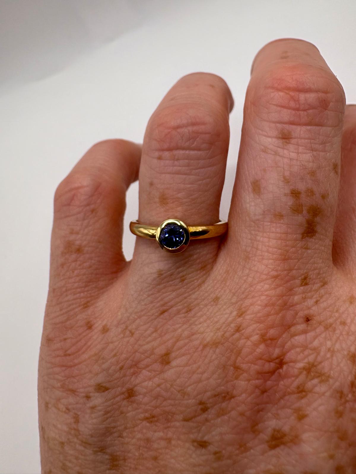 9ct gold tanzanite ring