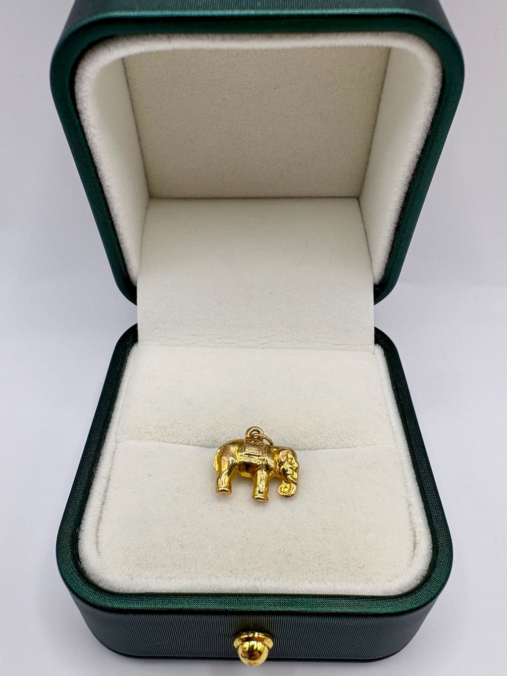 9ct gold elephant charm