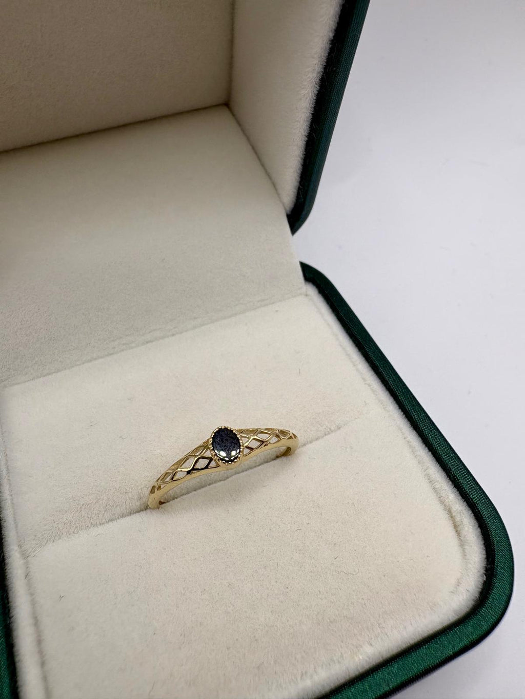 9ct gold onyx ring