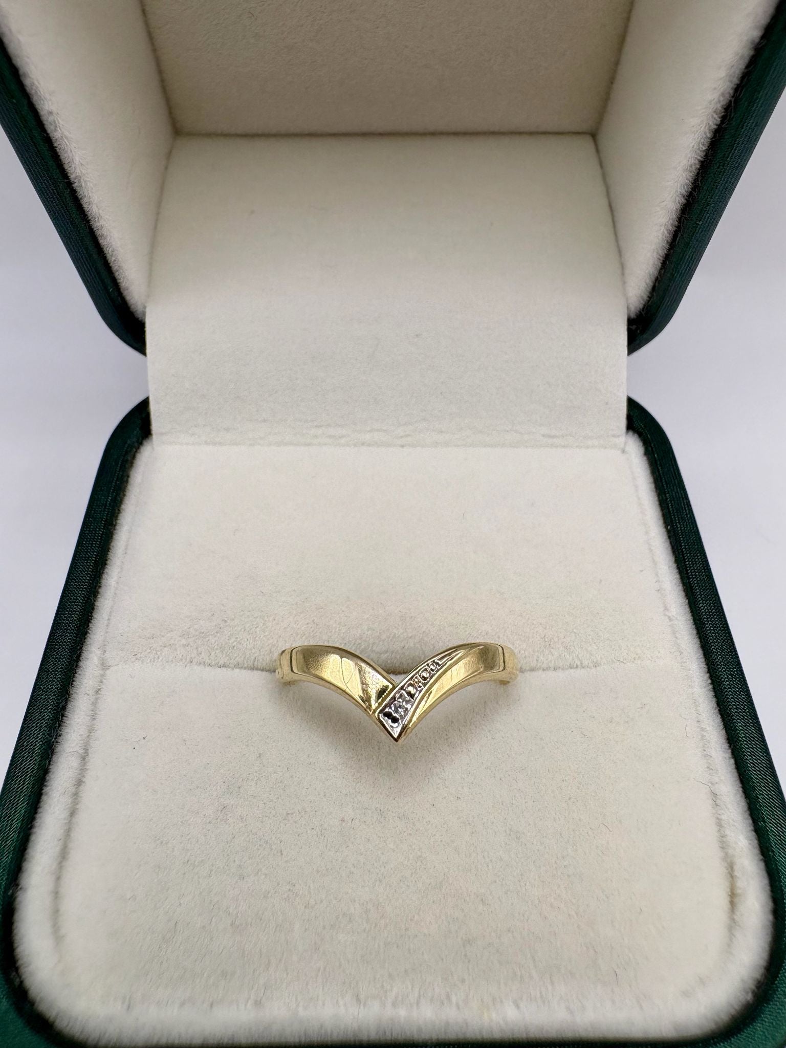 9ct gold diamond wishbone ring