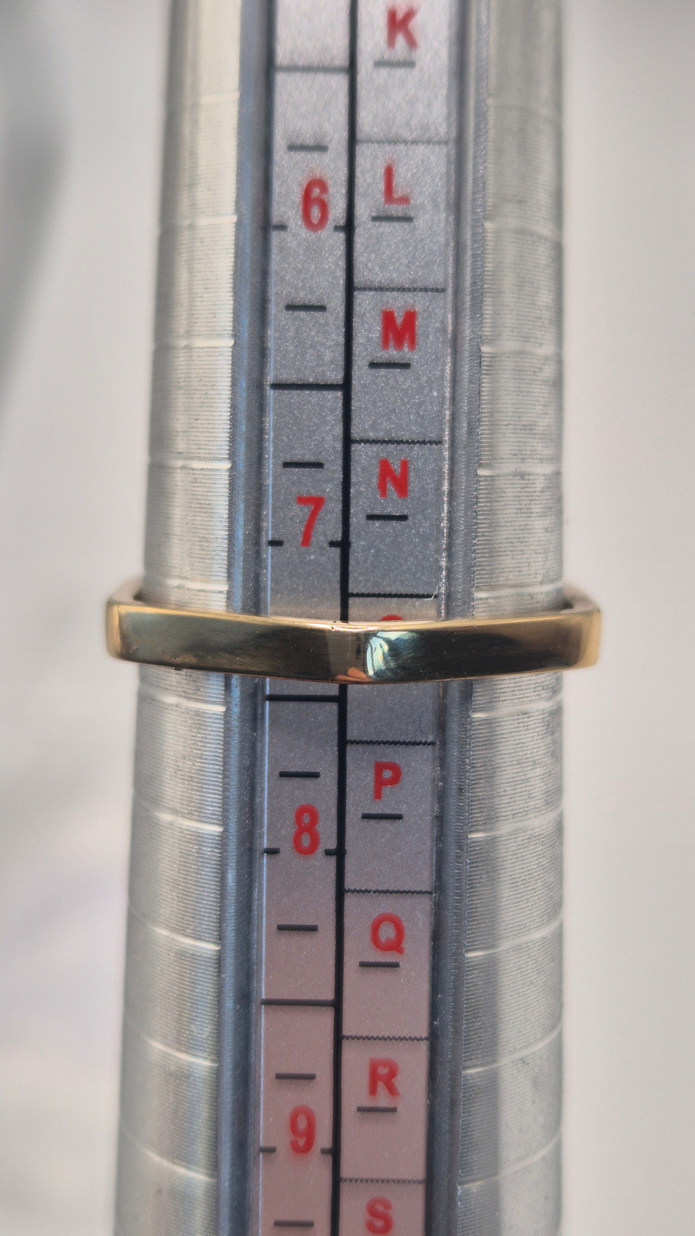 9ct gold diamond hexagonal ring