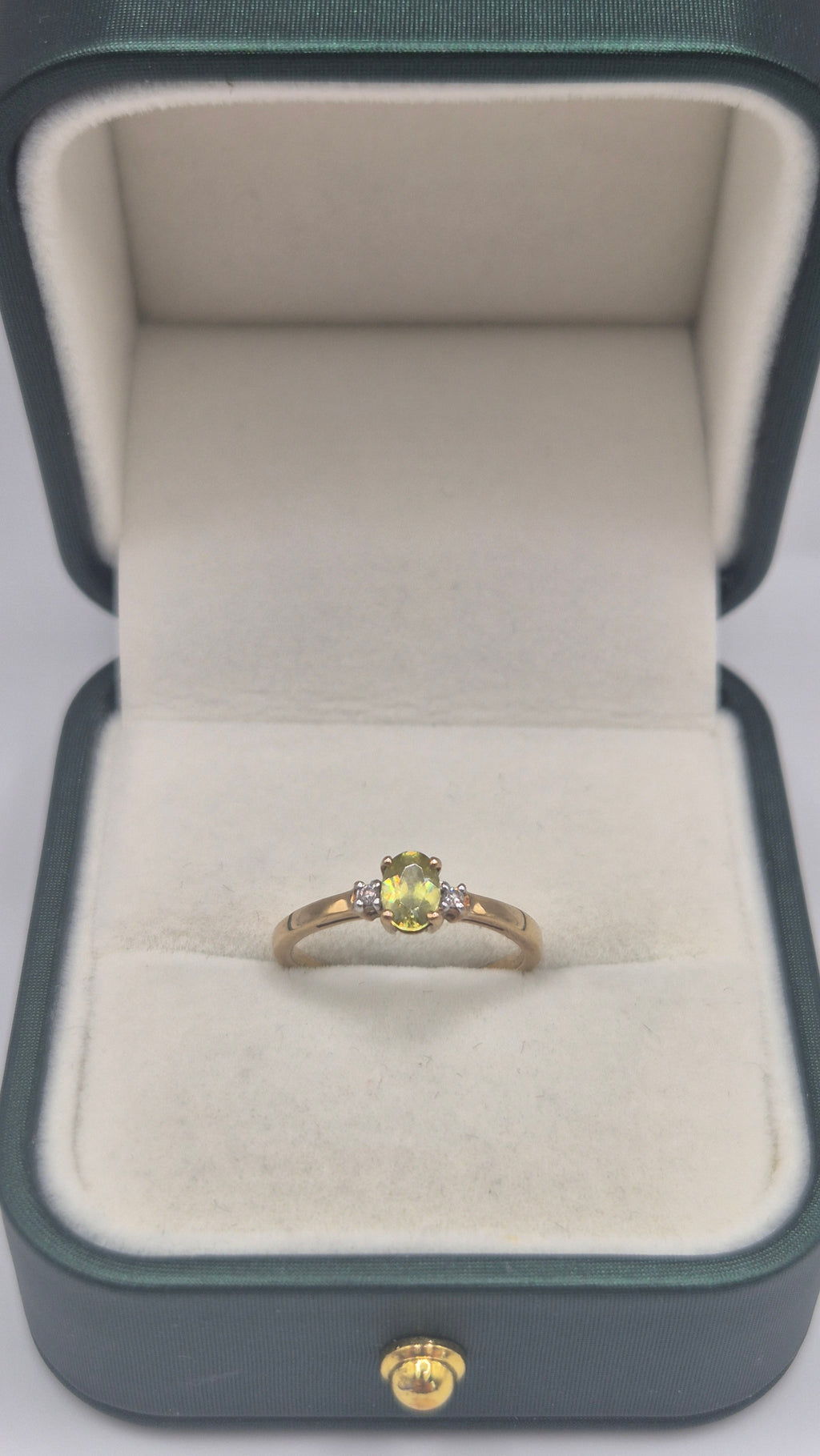 9ct gold sphene and diamond ring