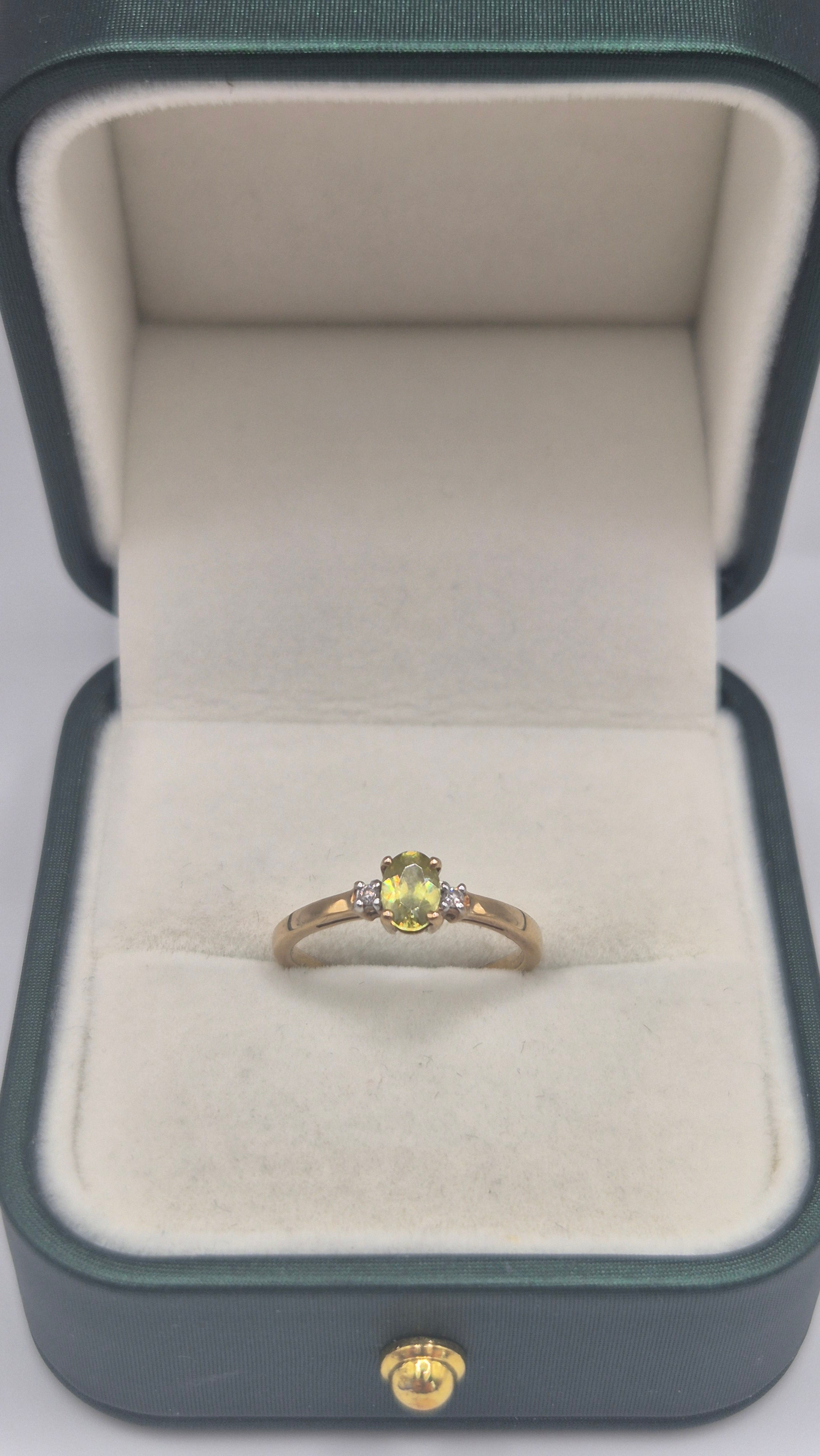 9ct gold sphene and diamond ring