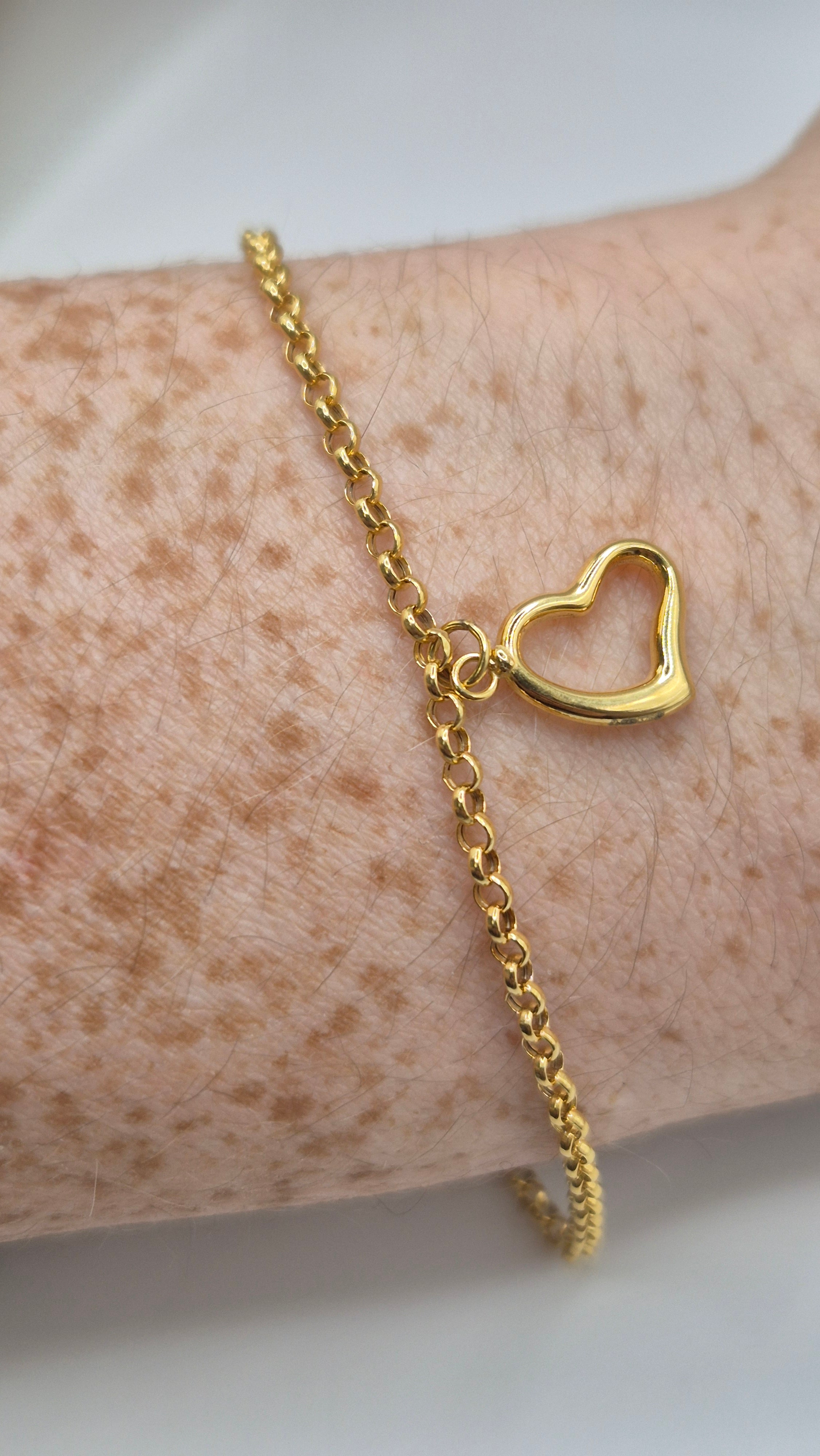 9ct gold heart bracelet