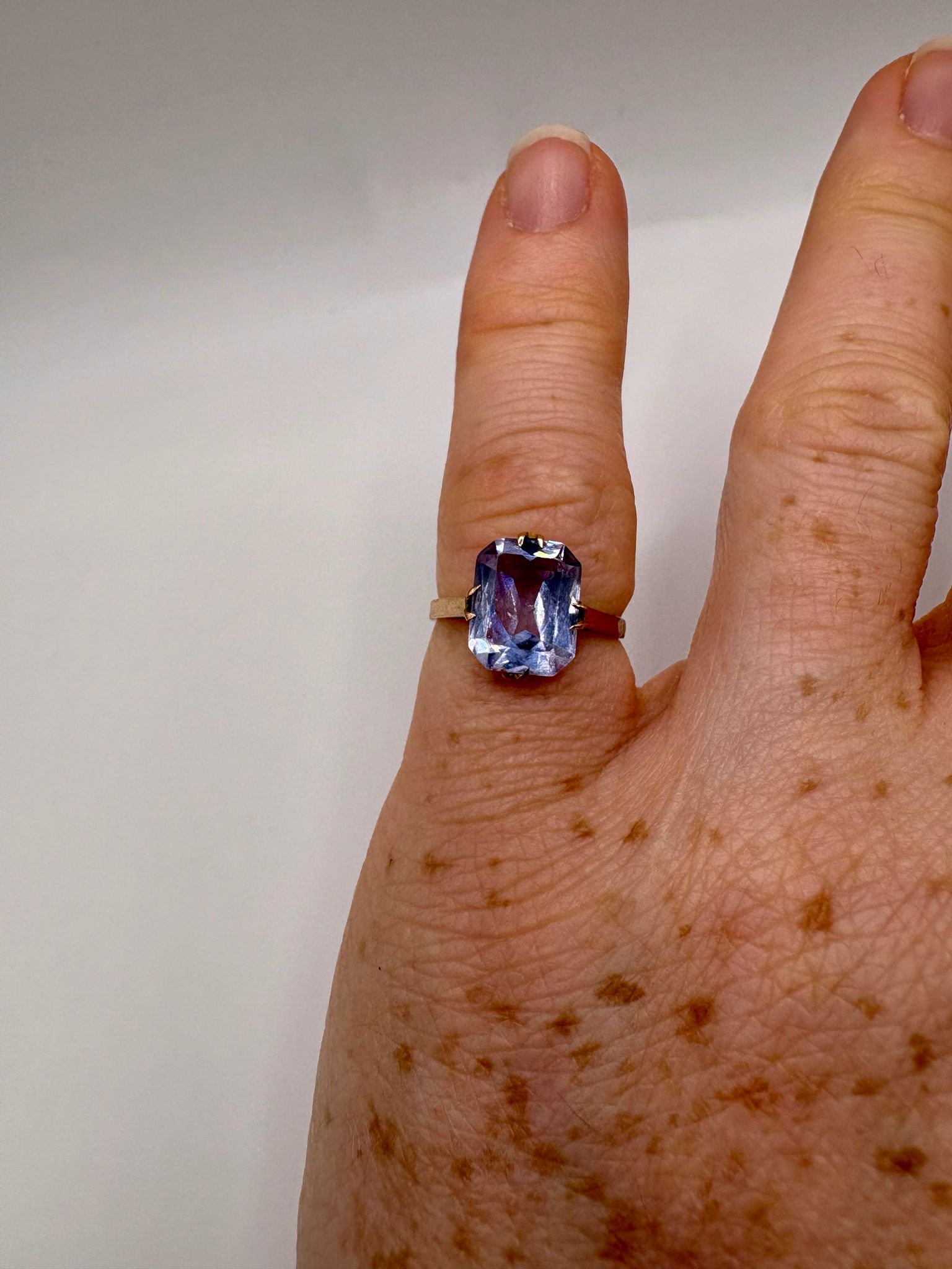 9ct gold vintage gemstone ring